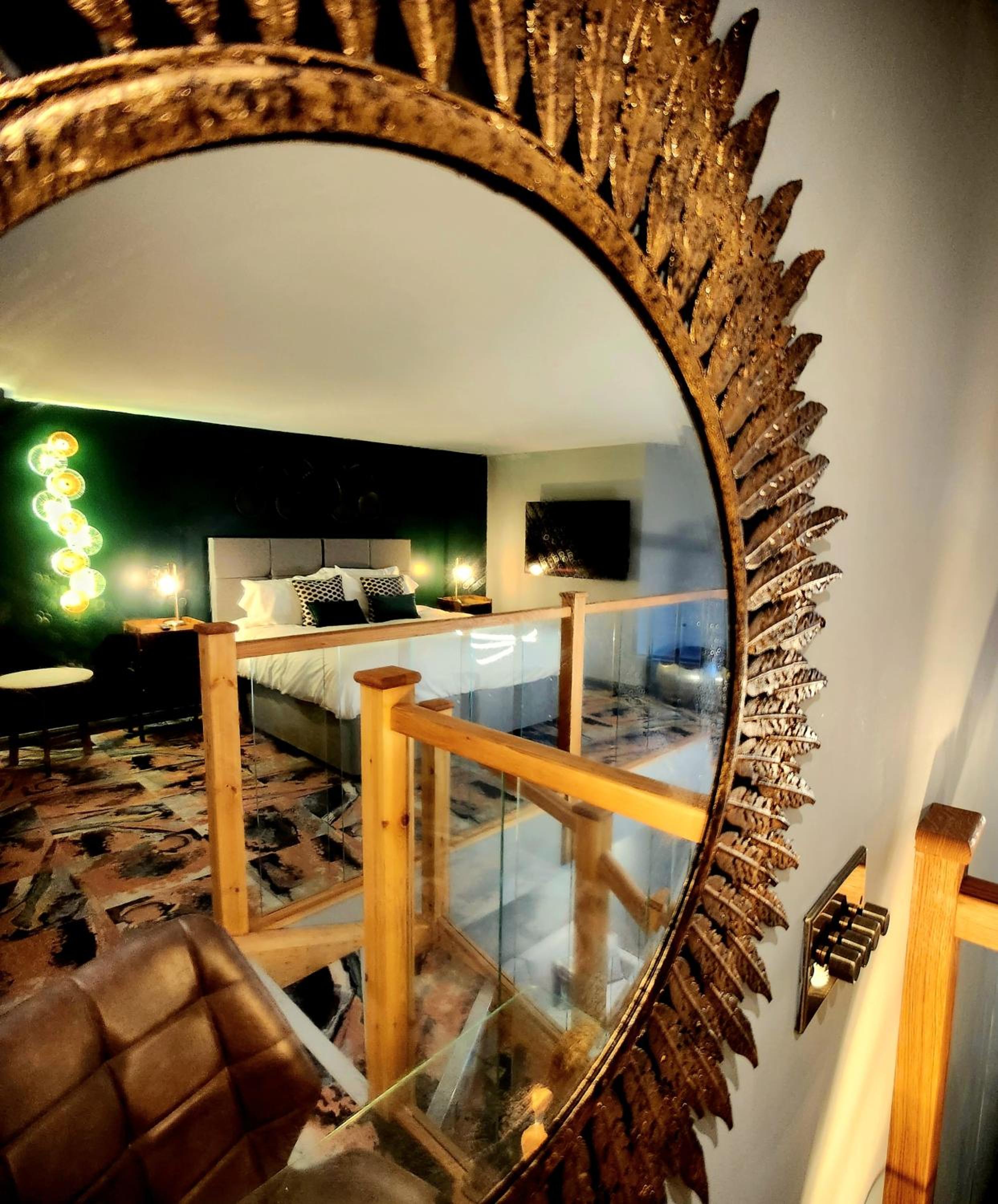 Executive Suite - Photo 7