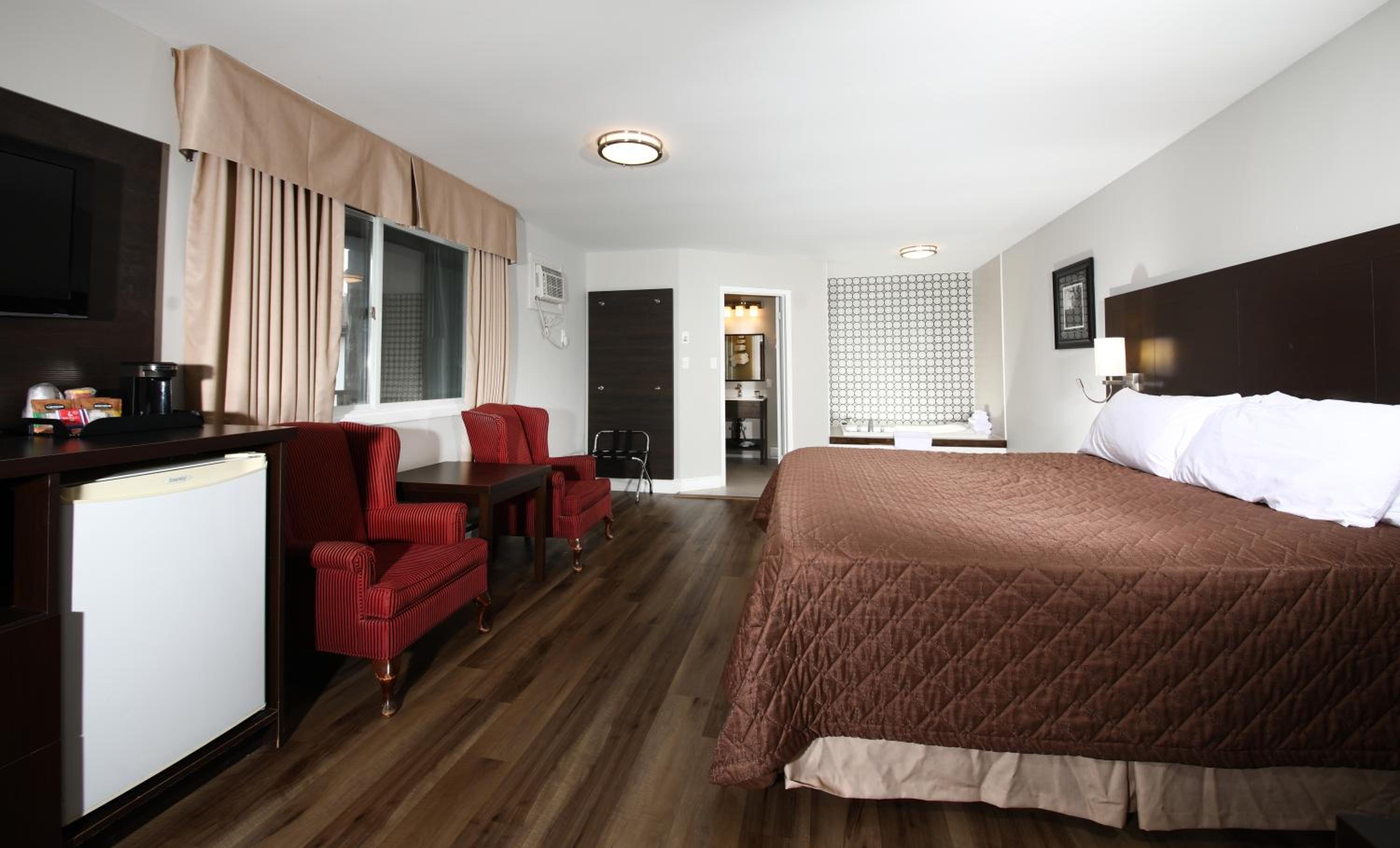 King Suite with Spa Bath photo 1