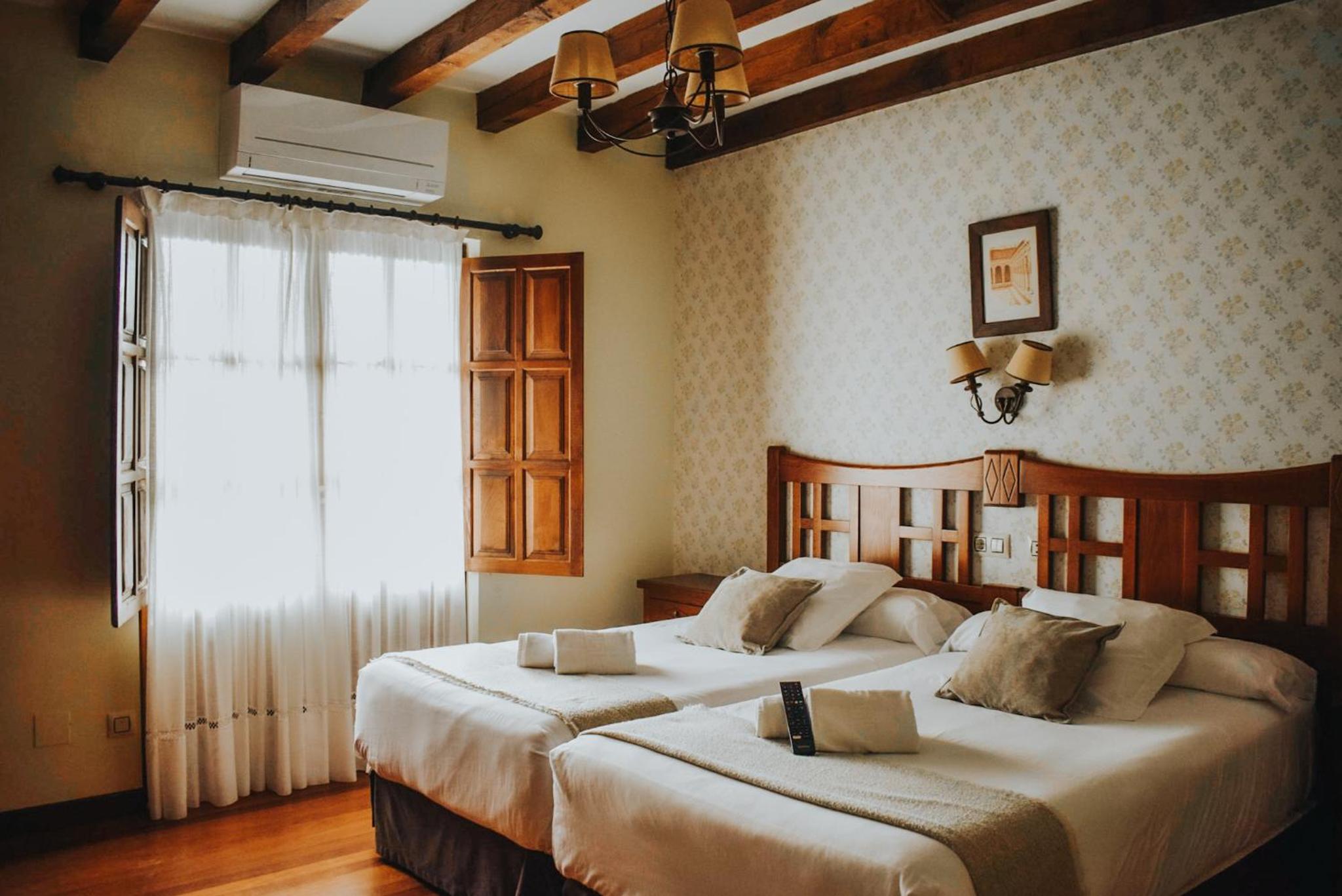 Habitación Doble o Twin Estándar con Balcón