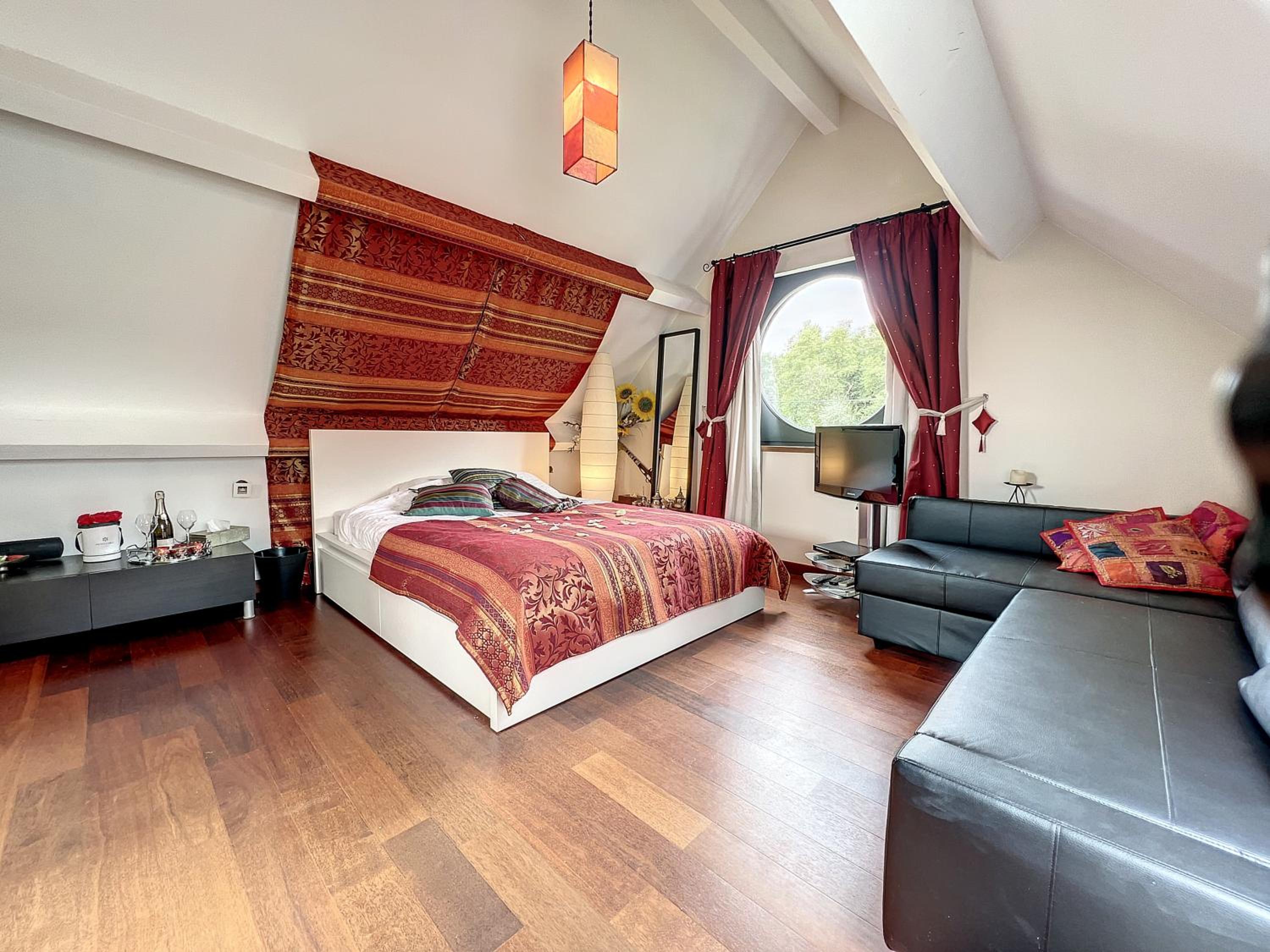 Deluxe Double Room with Bath photo 3