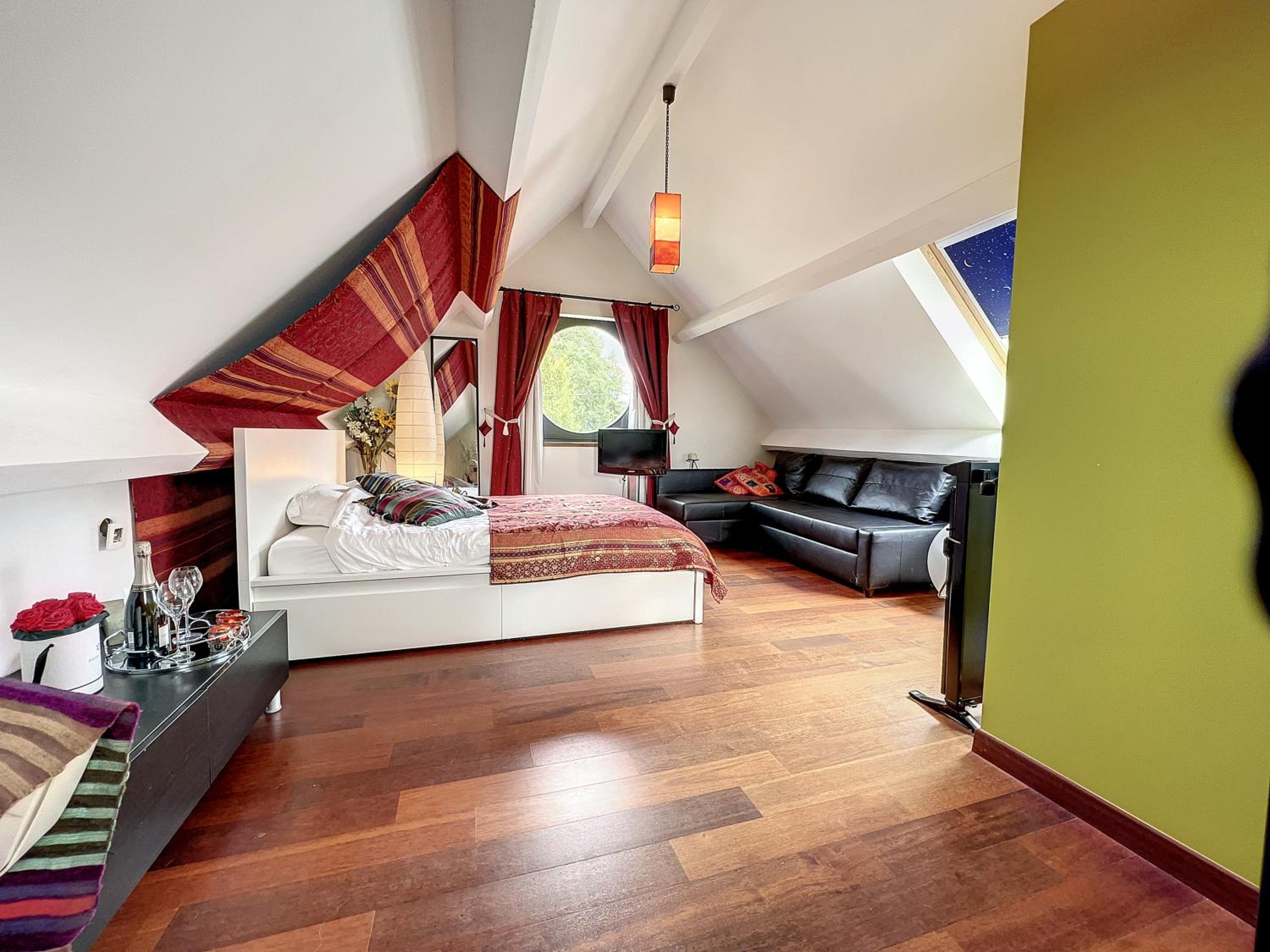 Deluxe Double Room with Bath photo 2