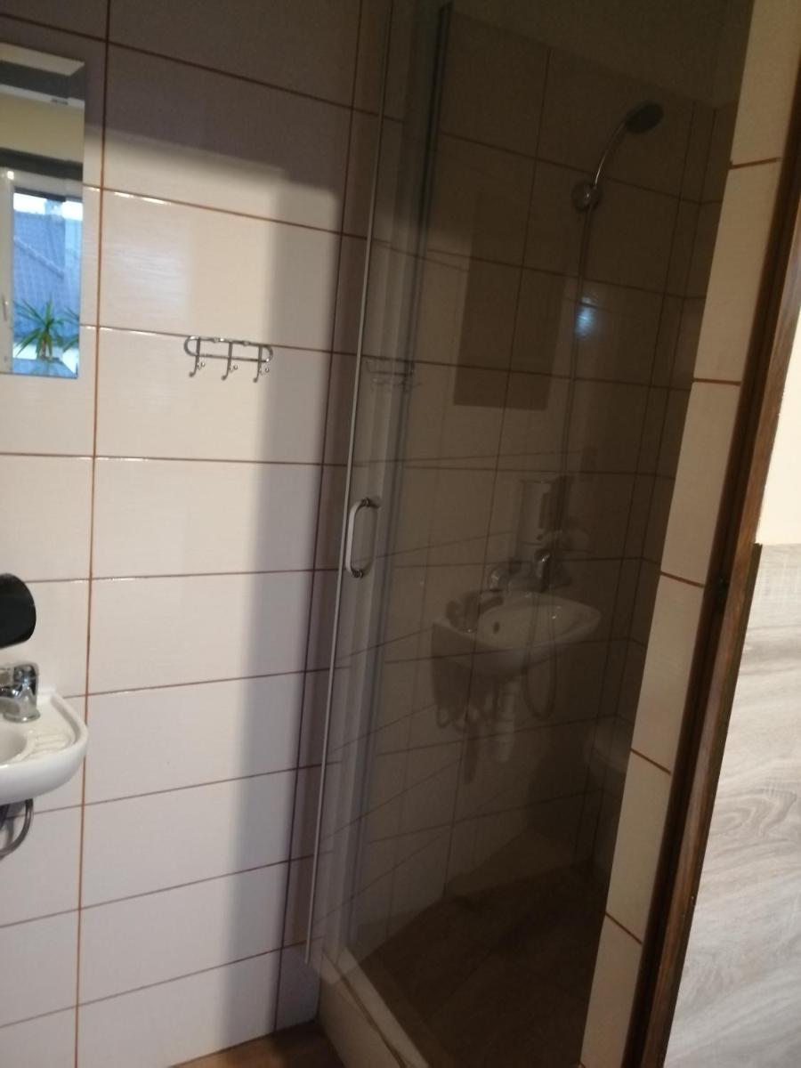 Double Room with Shared Bathroom photo 2