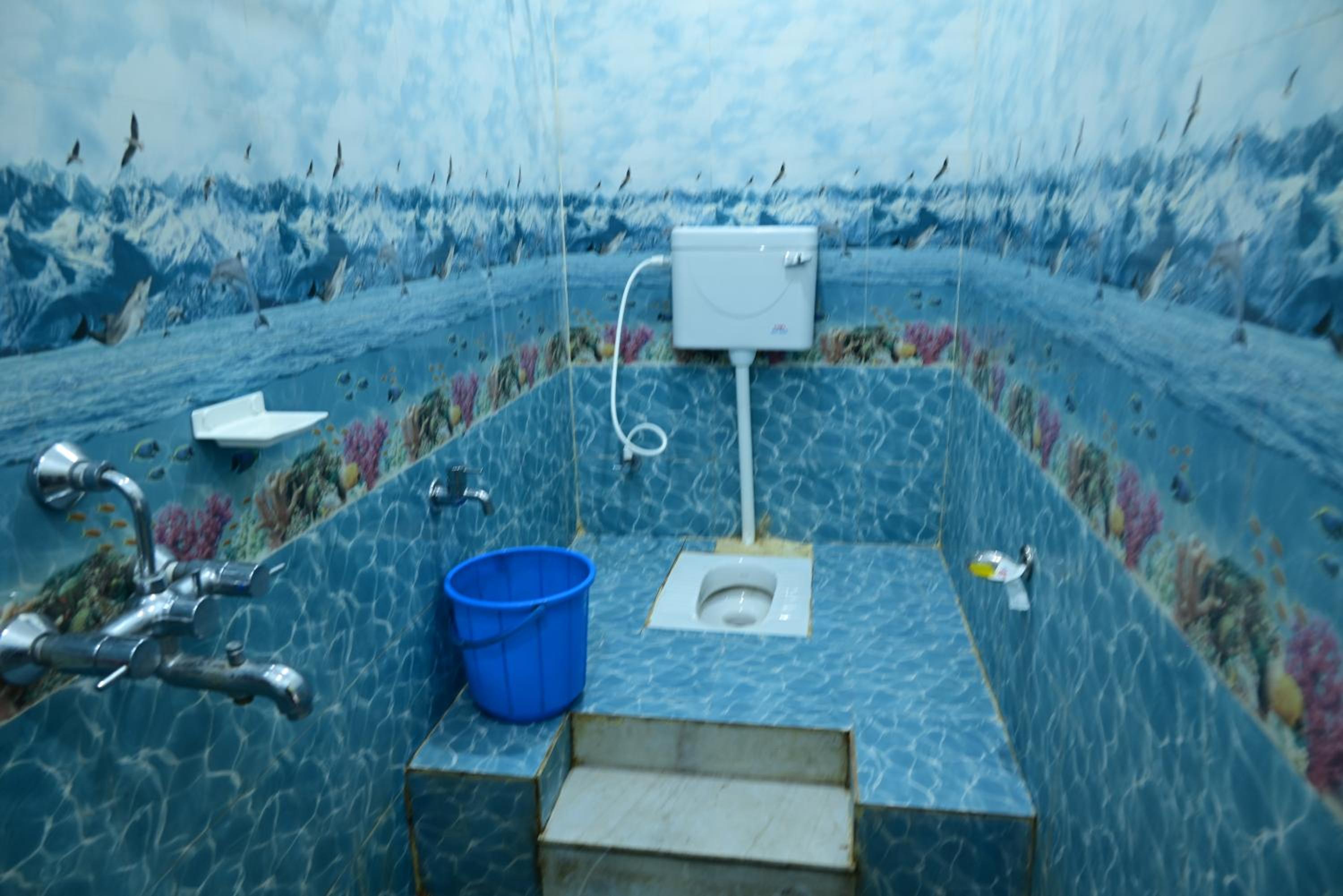 Deluxe Double Room (2 Adults + 1 Child) - Photo 25