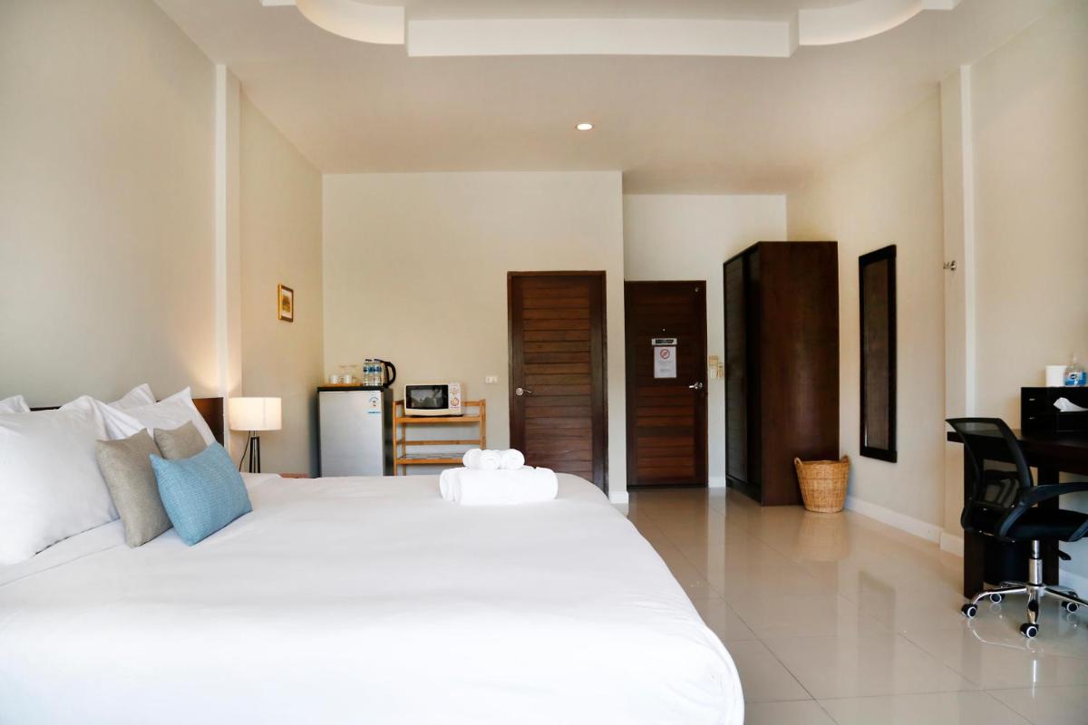 Deluxe Double or Twin Room - Photo 13