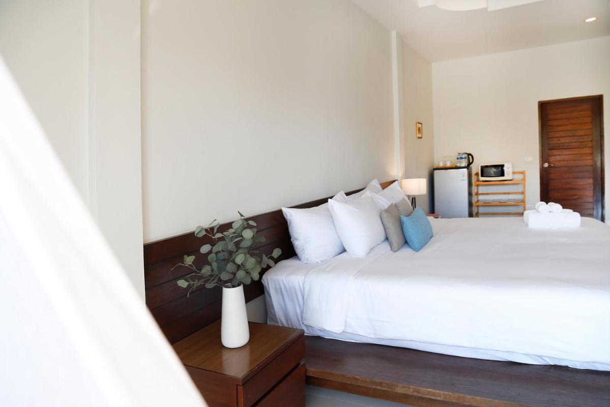 Deluxe Double or Twin Room - Photo 7