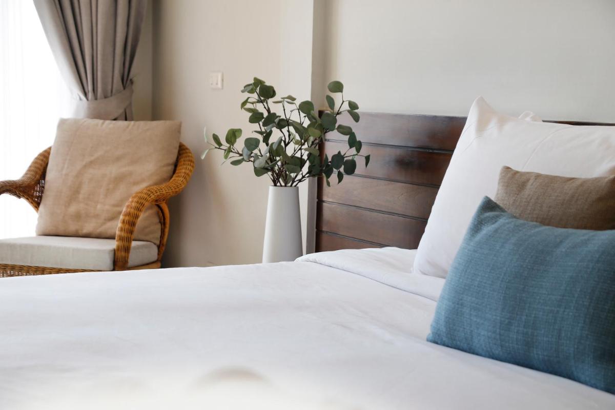 Deluxe Double or Twin Room - Photo 8