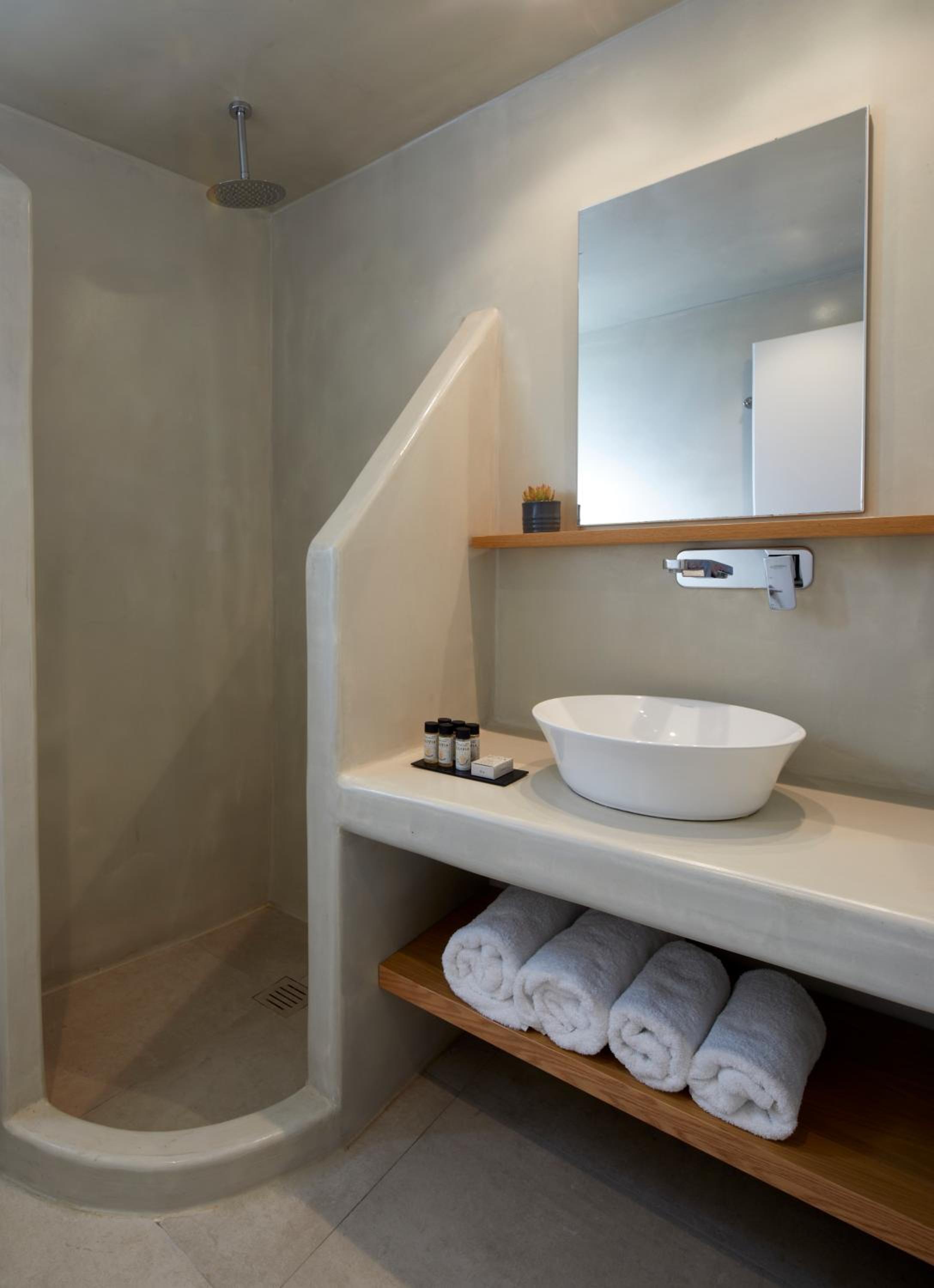 King Suite with outdoor heated Hot Hydromassage Tub - Photo 9