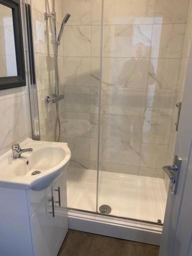 Twin Room With Private Bathroom photo 2
