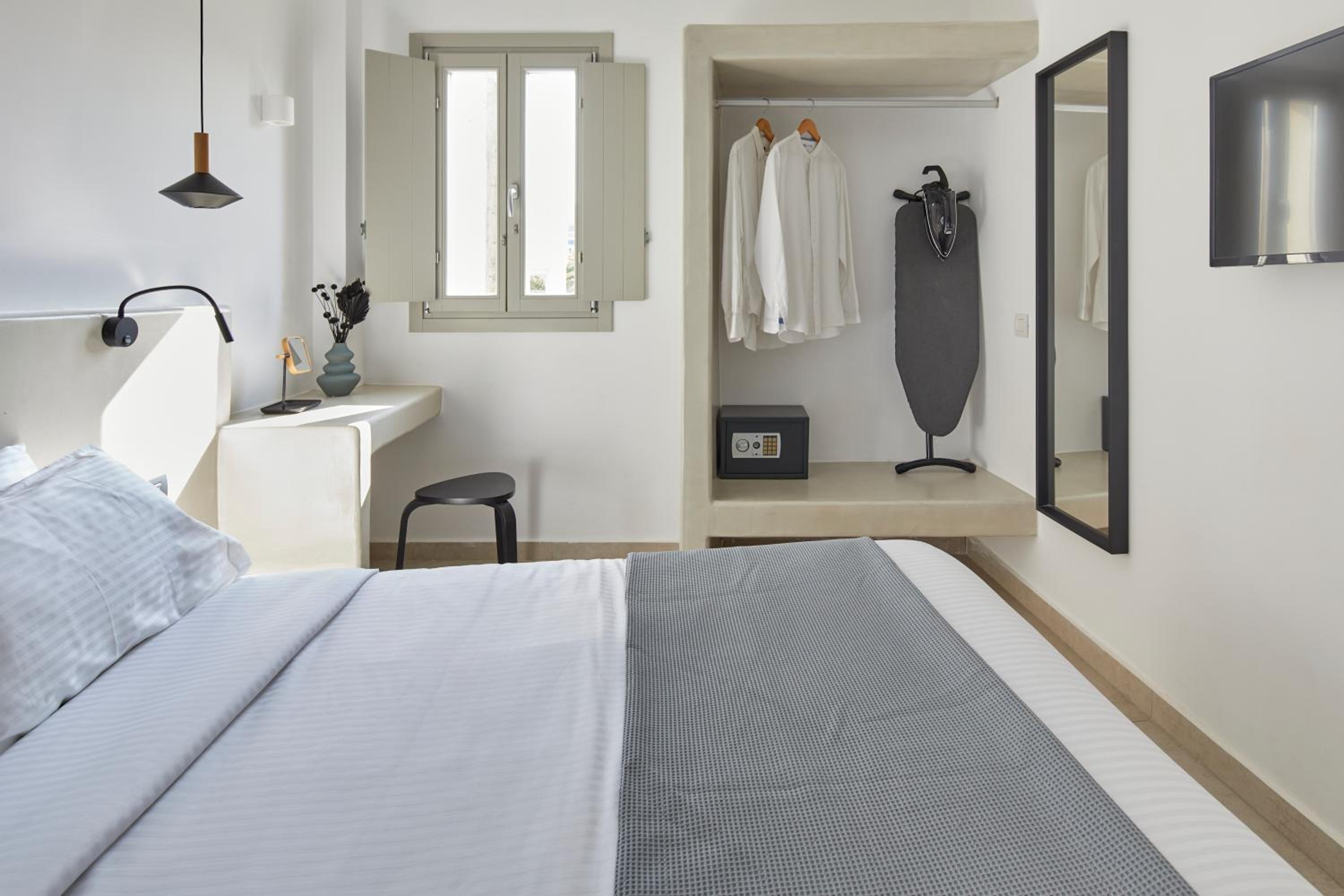 King Suite with outdoor heated Hot Hydromassage Tub - Photo 11