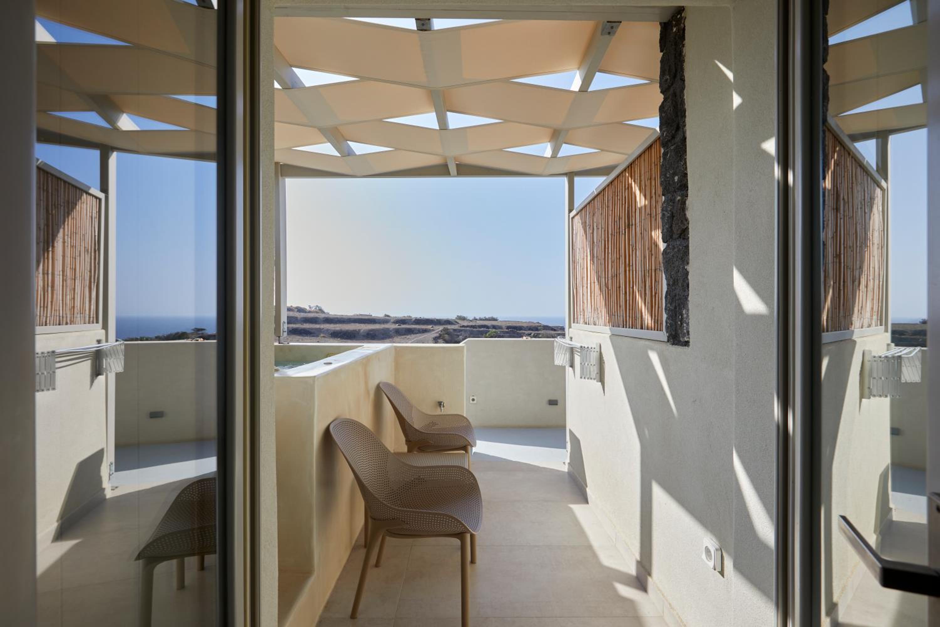 King Suite with outdoor heated Hot Hydromassage Tub - Photo 2