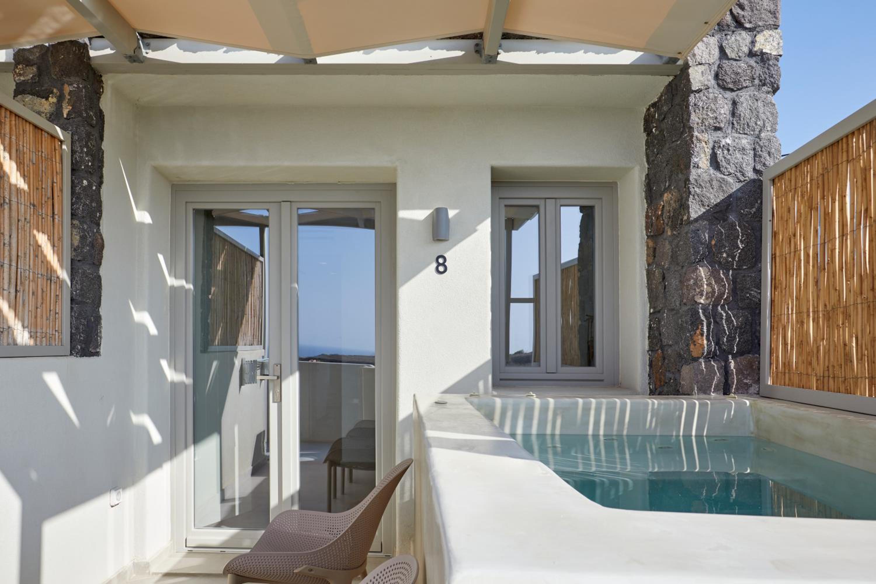 King Suite with outdoor heated Hot Hydromassage Tub - Photo 4