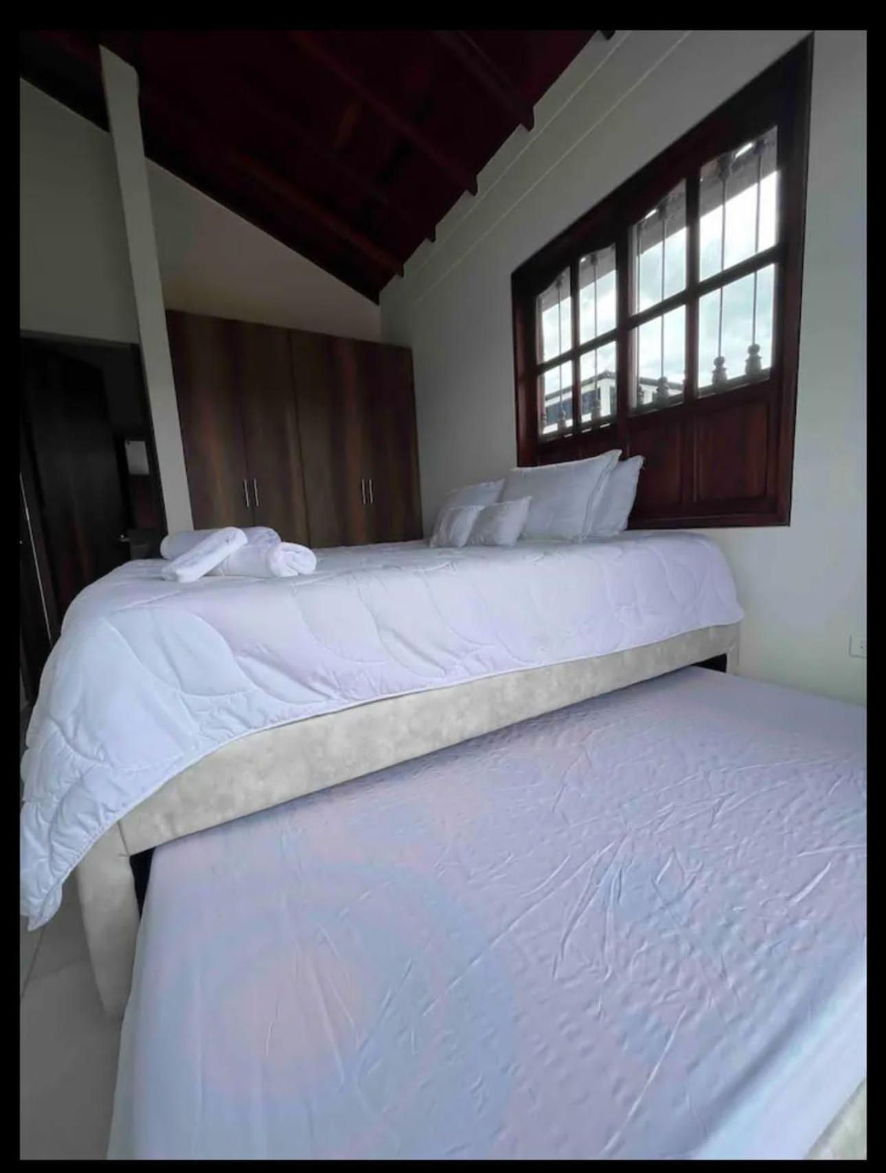 Four-Bedroom House photo 3