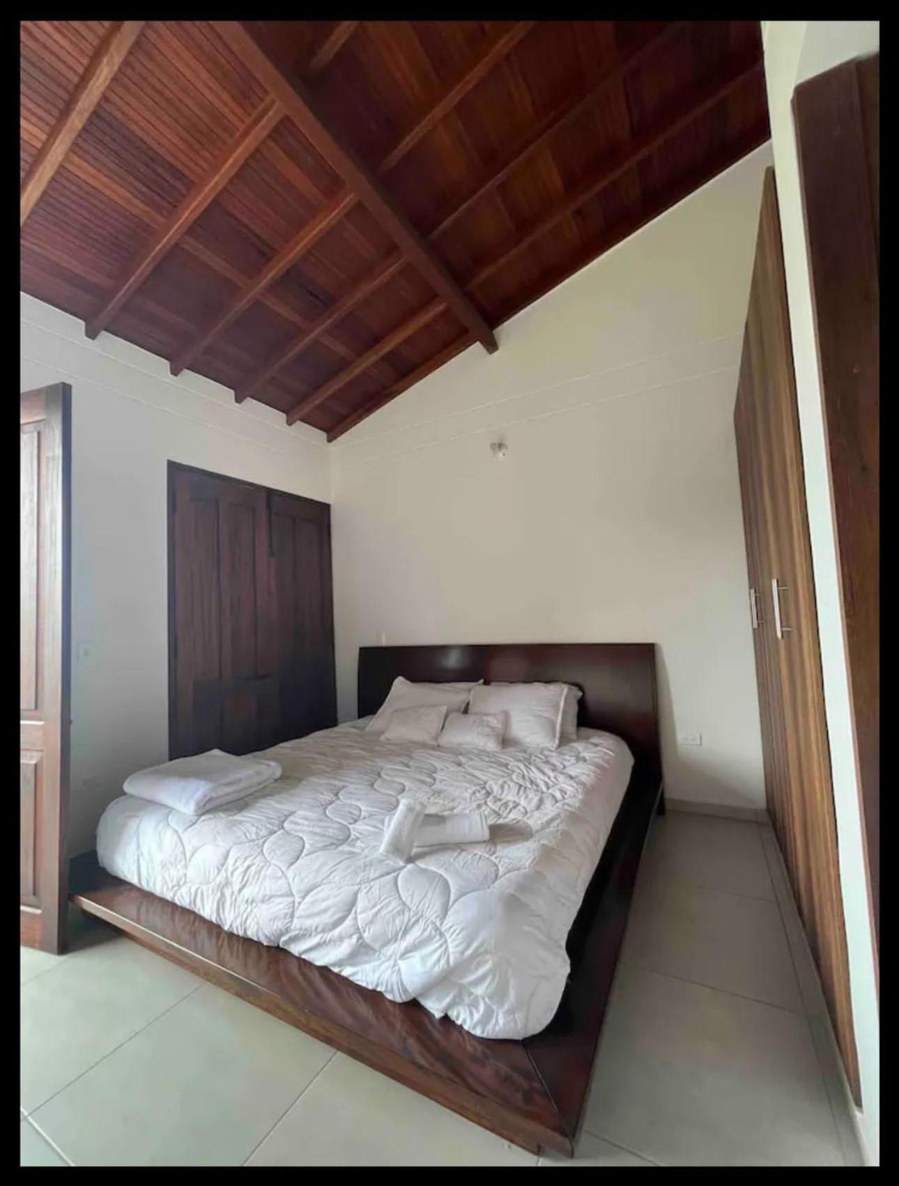 Four-Bedroom House photo 2