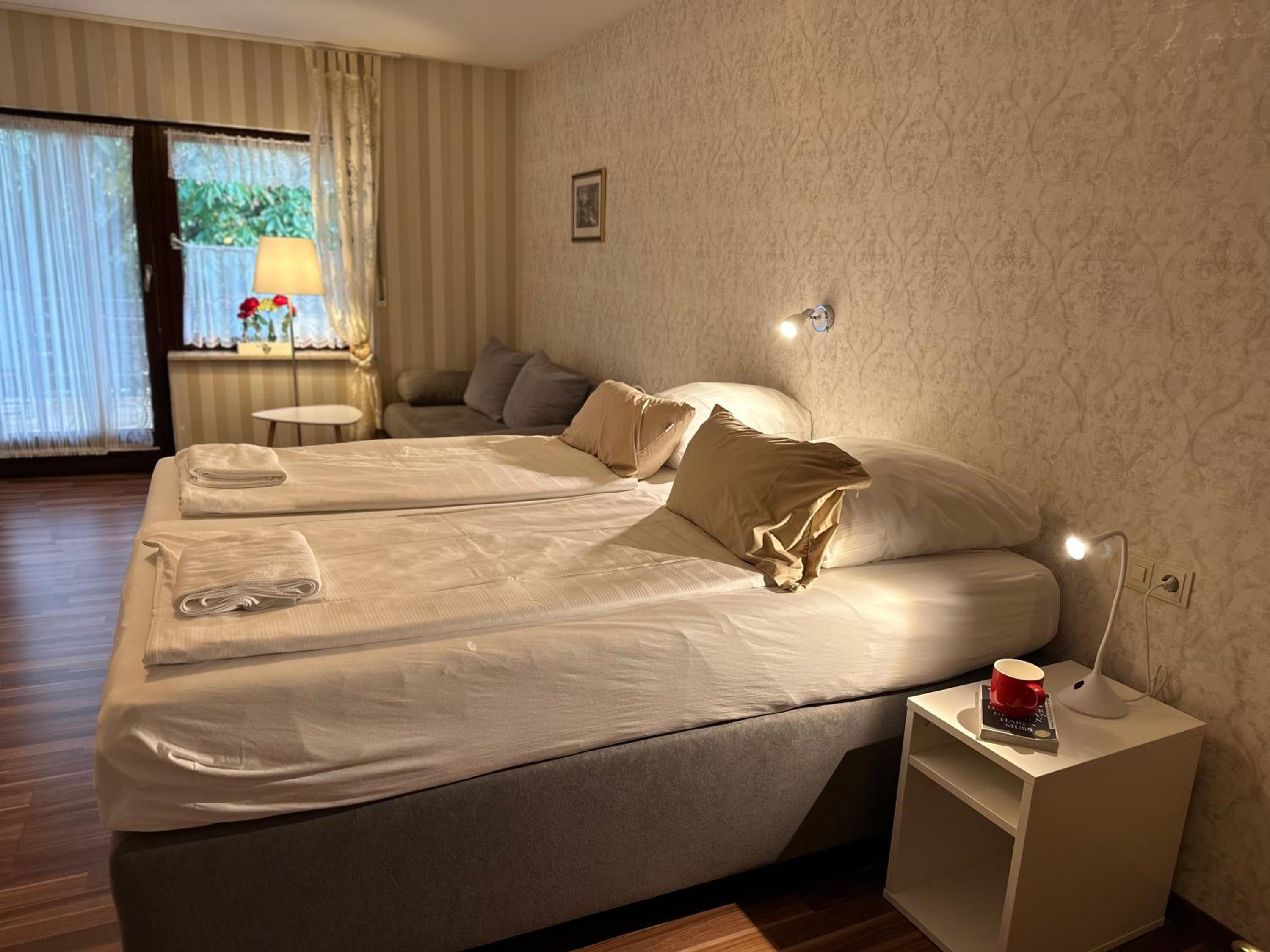 Classic Double Room with Balcony photo 3