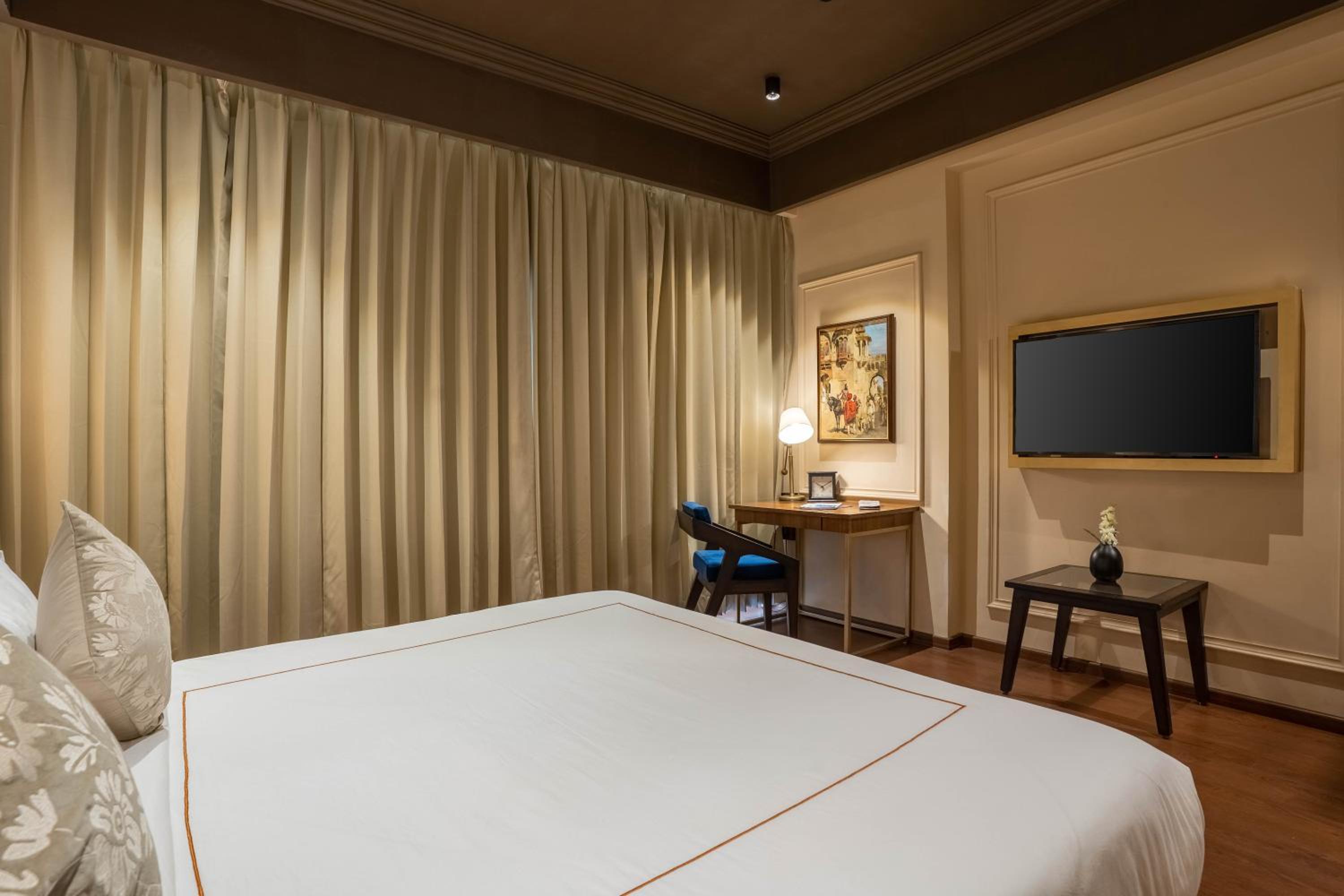 Deluxe Double or Twin Room - Photo 6