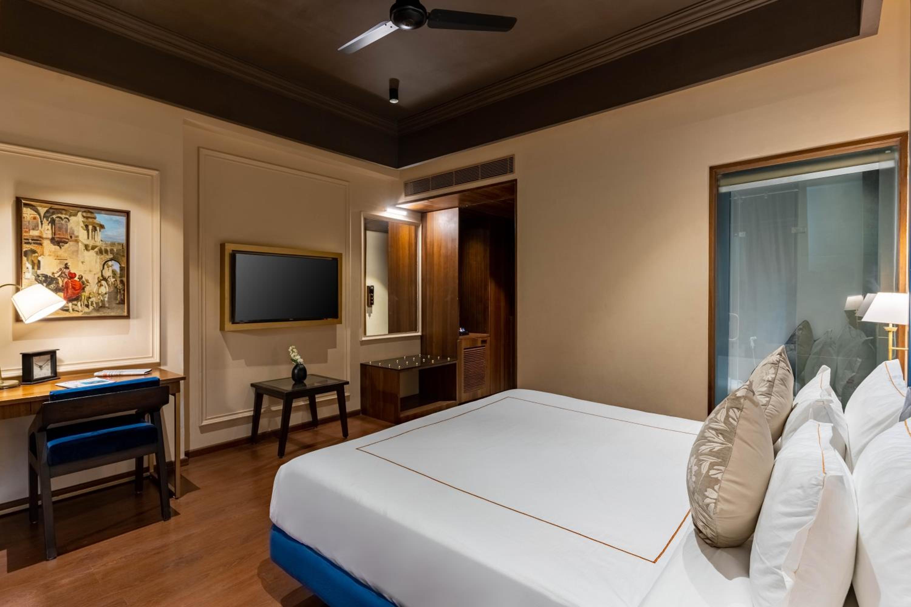 Deluxe Double or Twin Room - Photo 8
