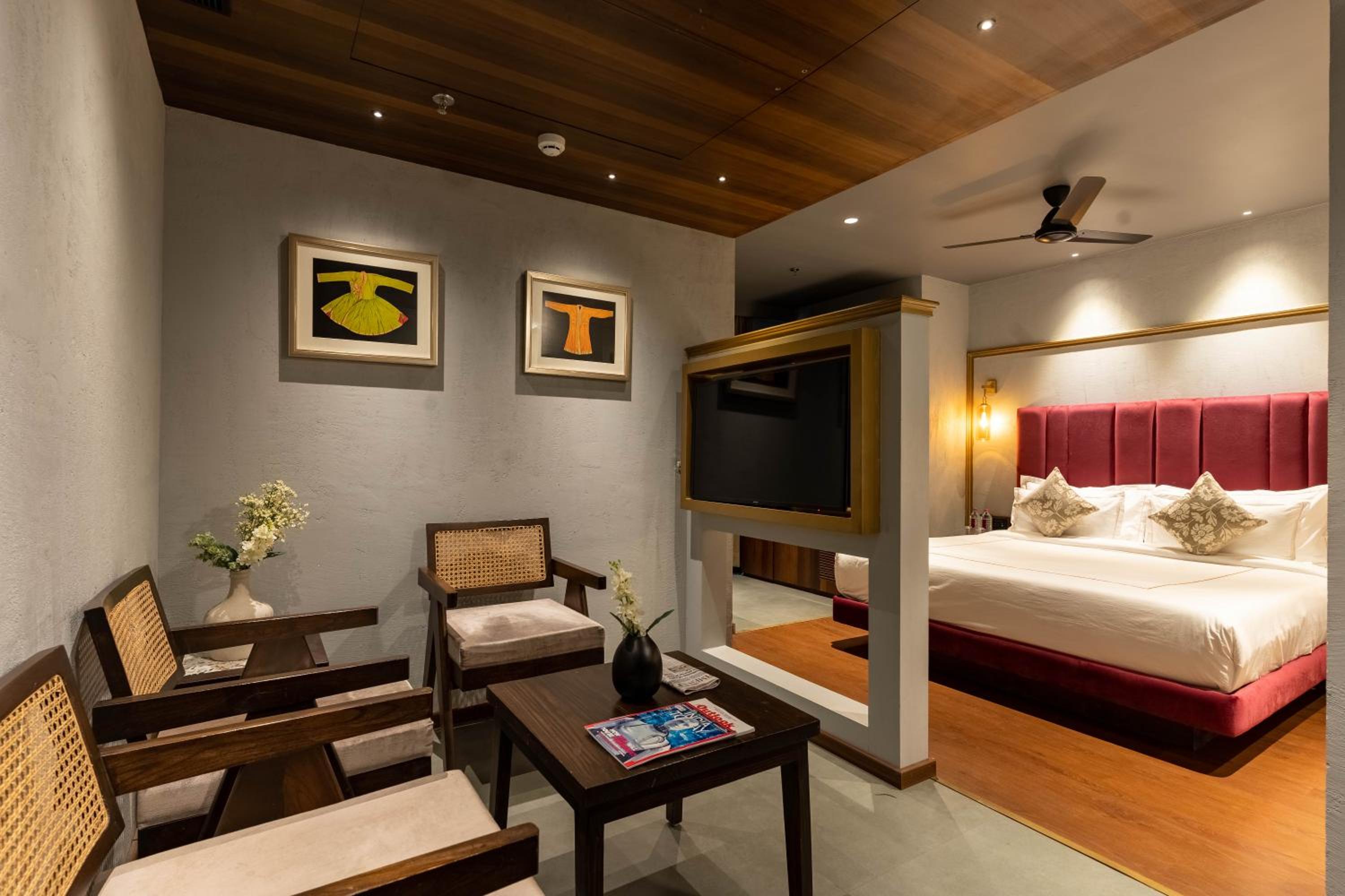 Standard King Room - Photo 4