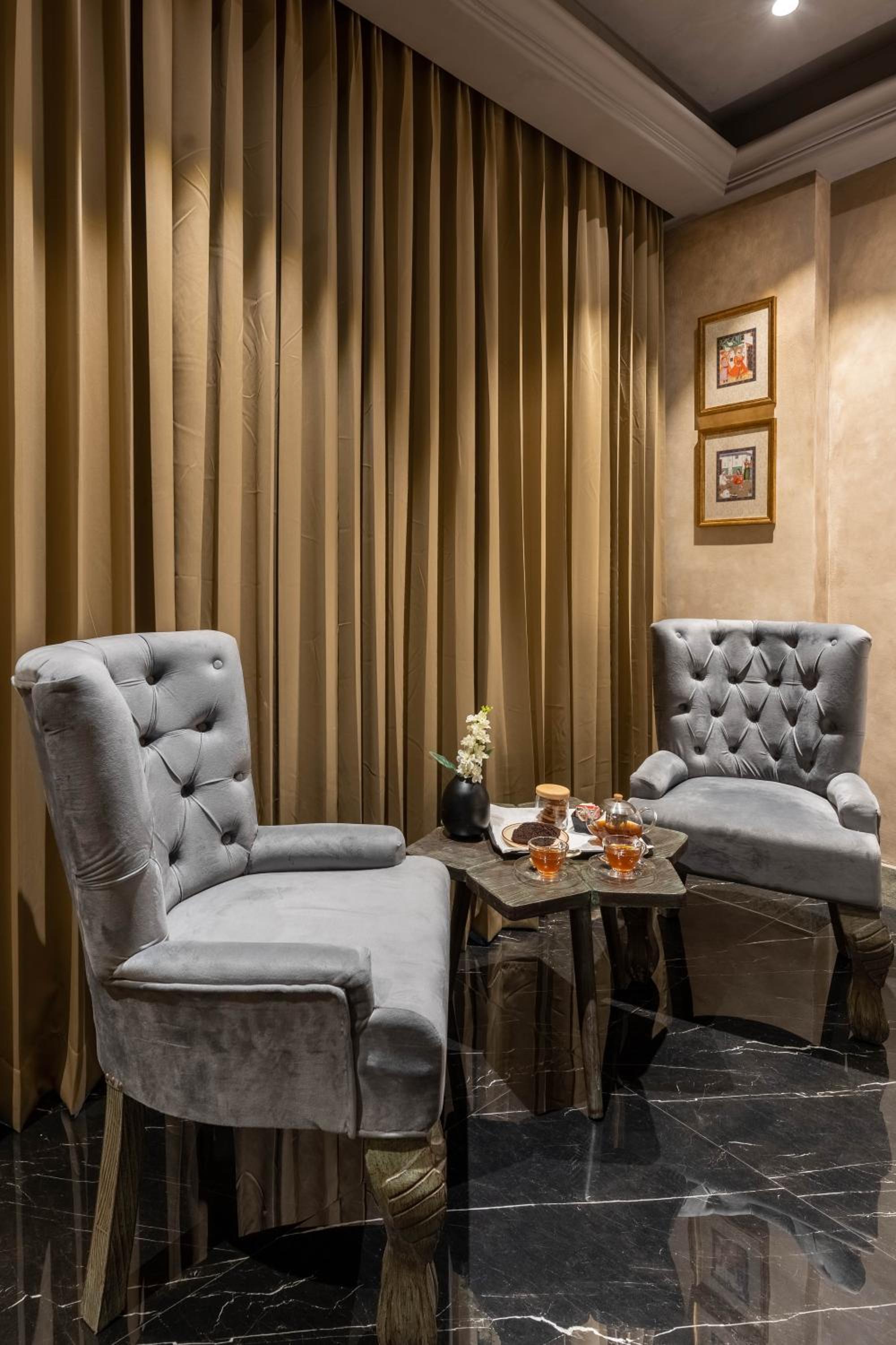 Superior Suite - Photo 14