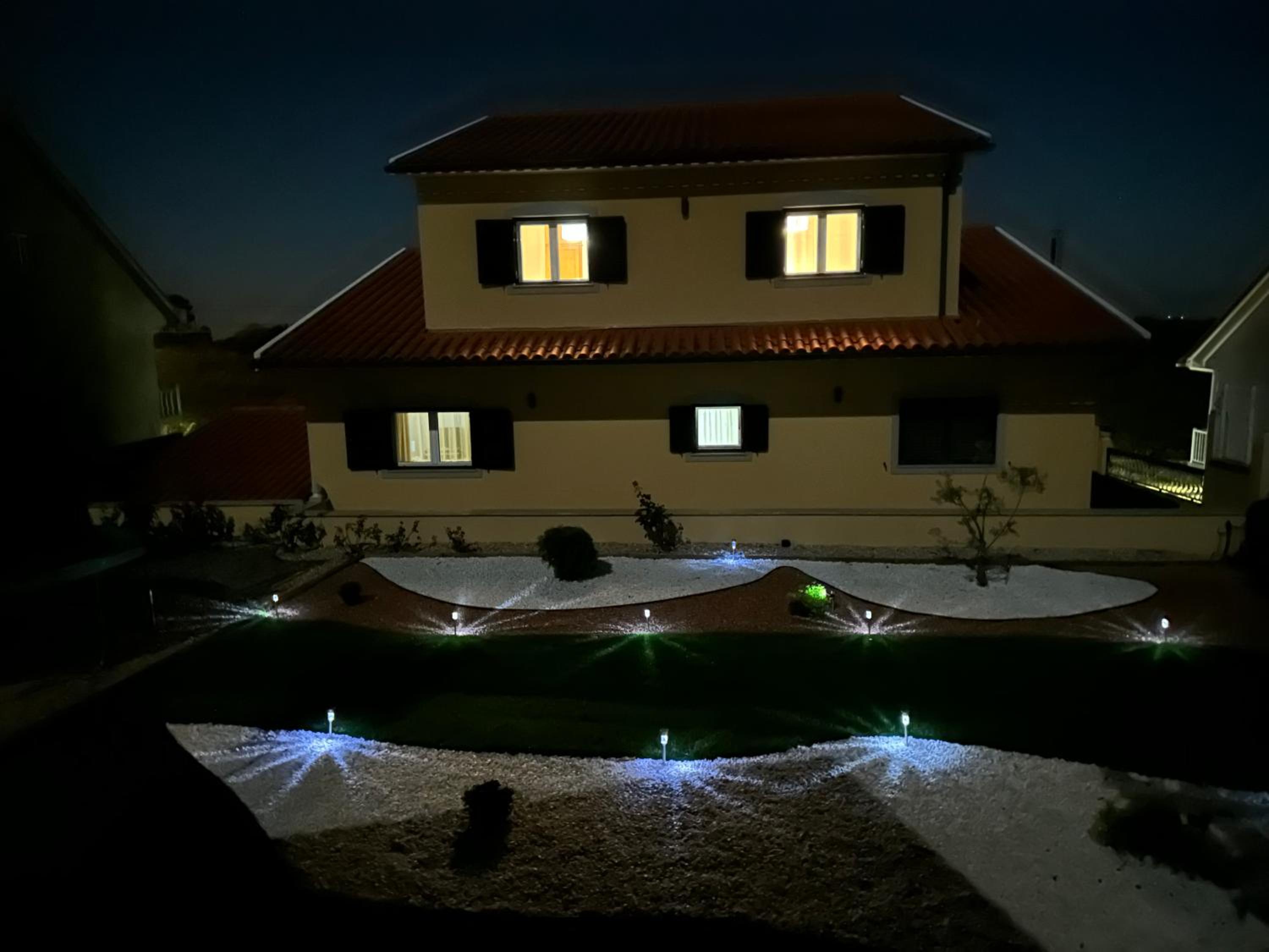 Four-Bedroom House - Photo 5
