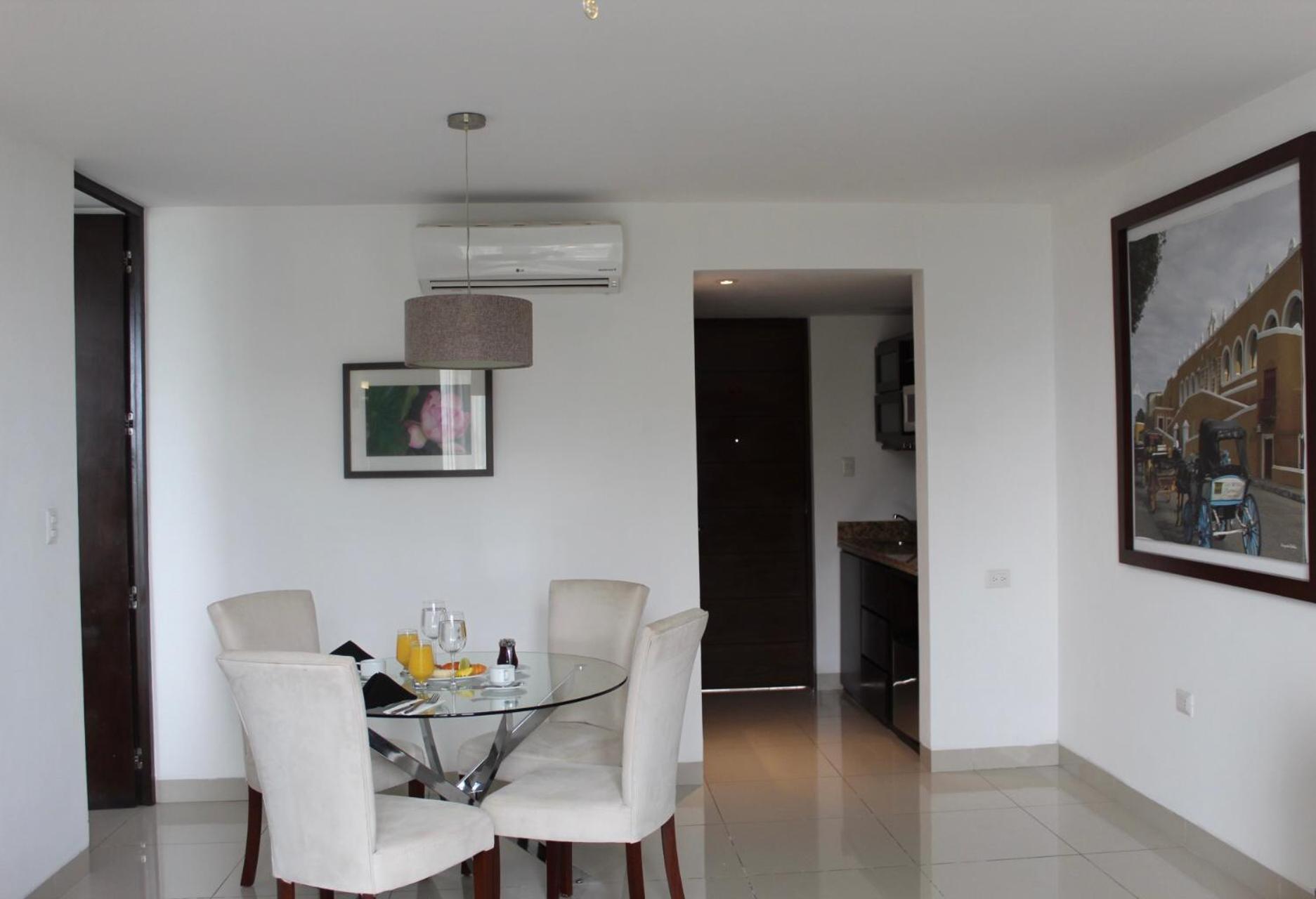 Deluxe King Suite