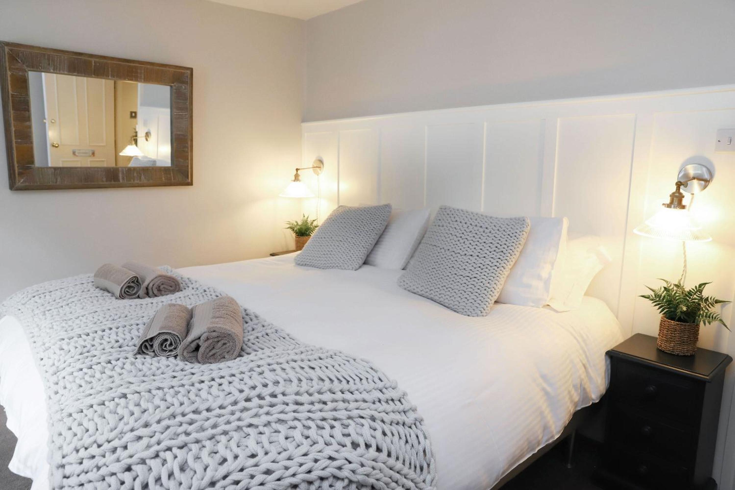 Twin Room with Bath