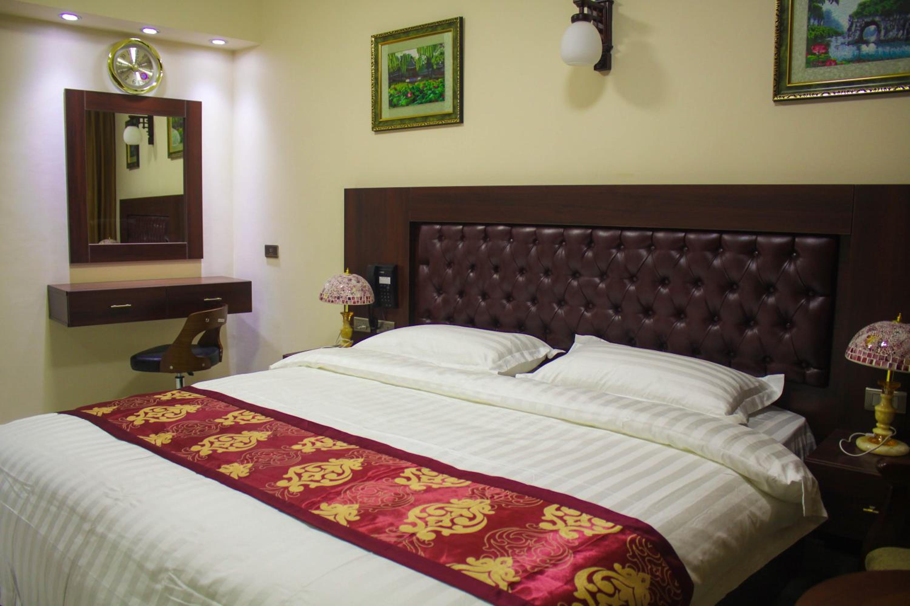 King Suite - Photo 3