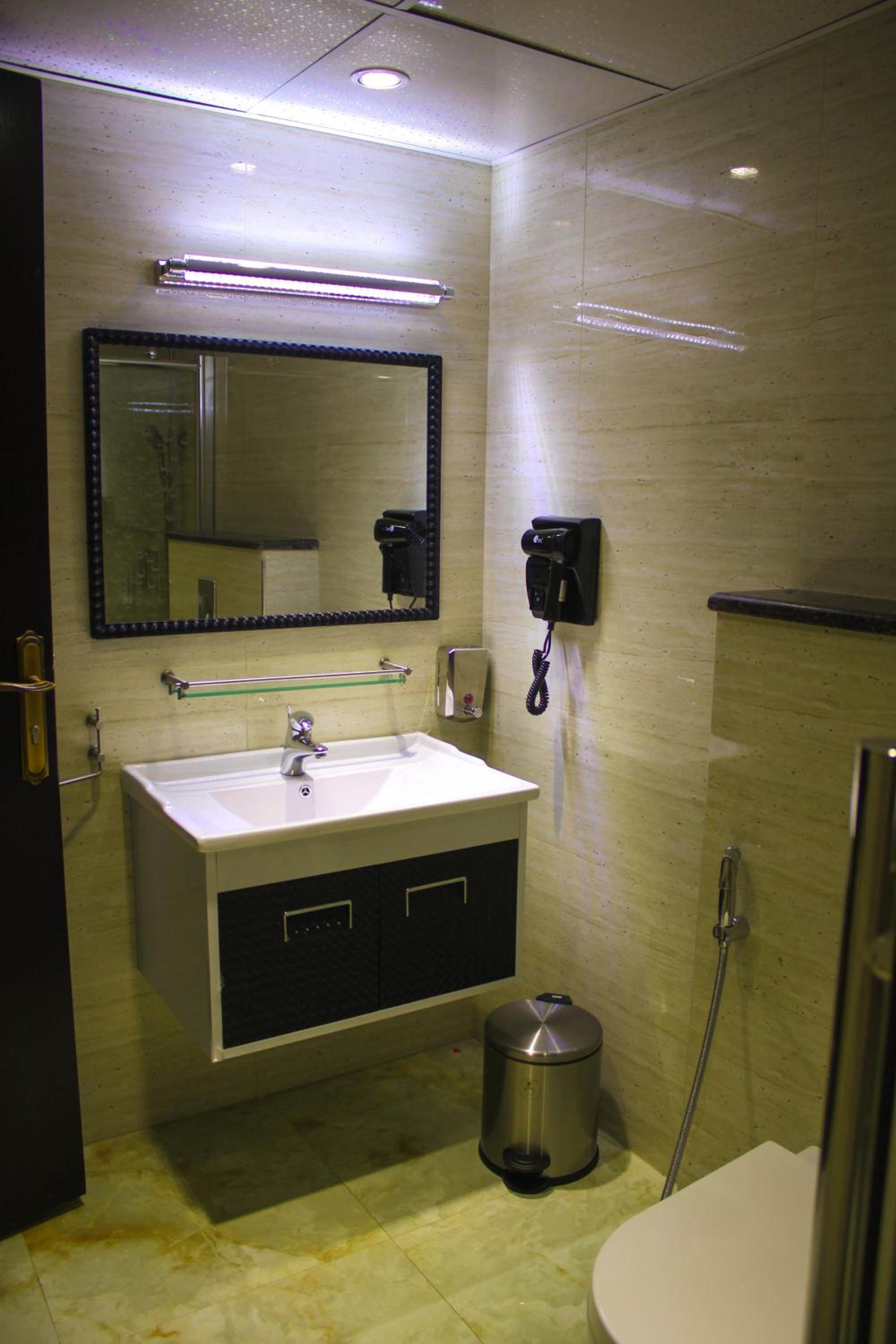 King Suite - Photo 4