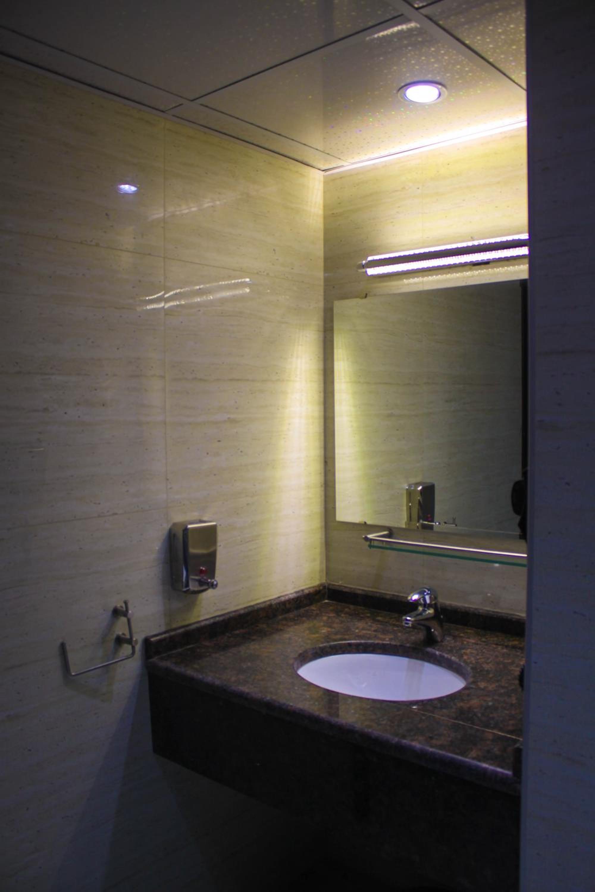 King Suite - Photo 10