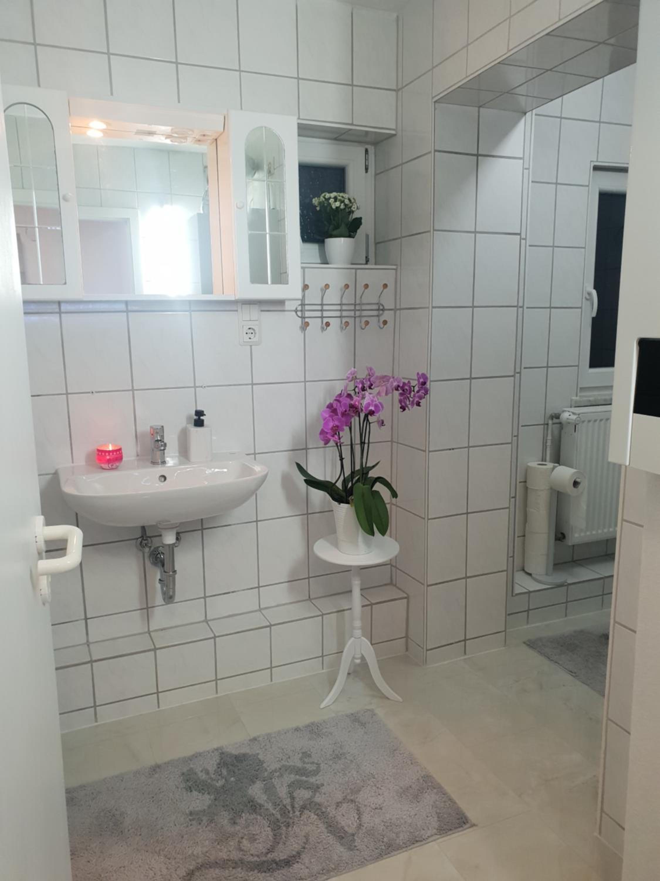 Three-Bedroom Apartment - Photo 9