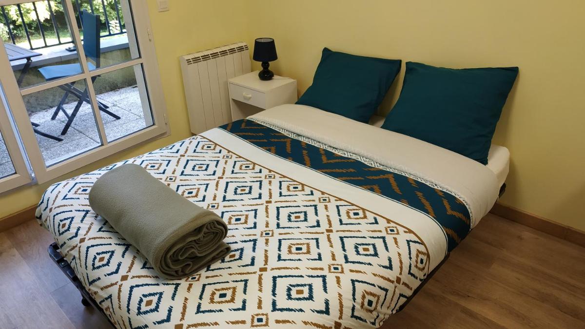 One-Bedroom Apartment - Photo 3