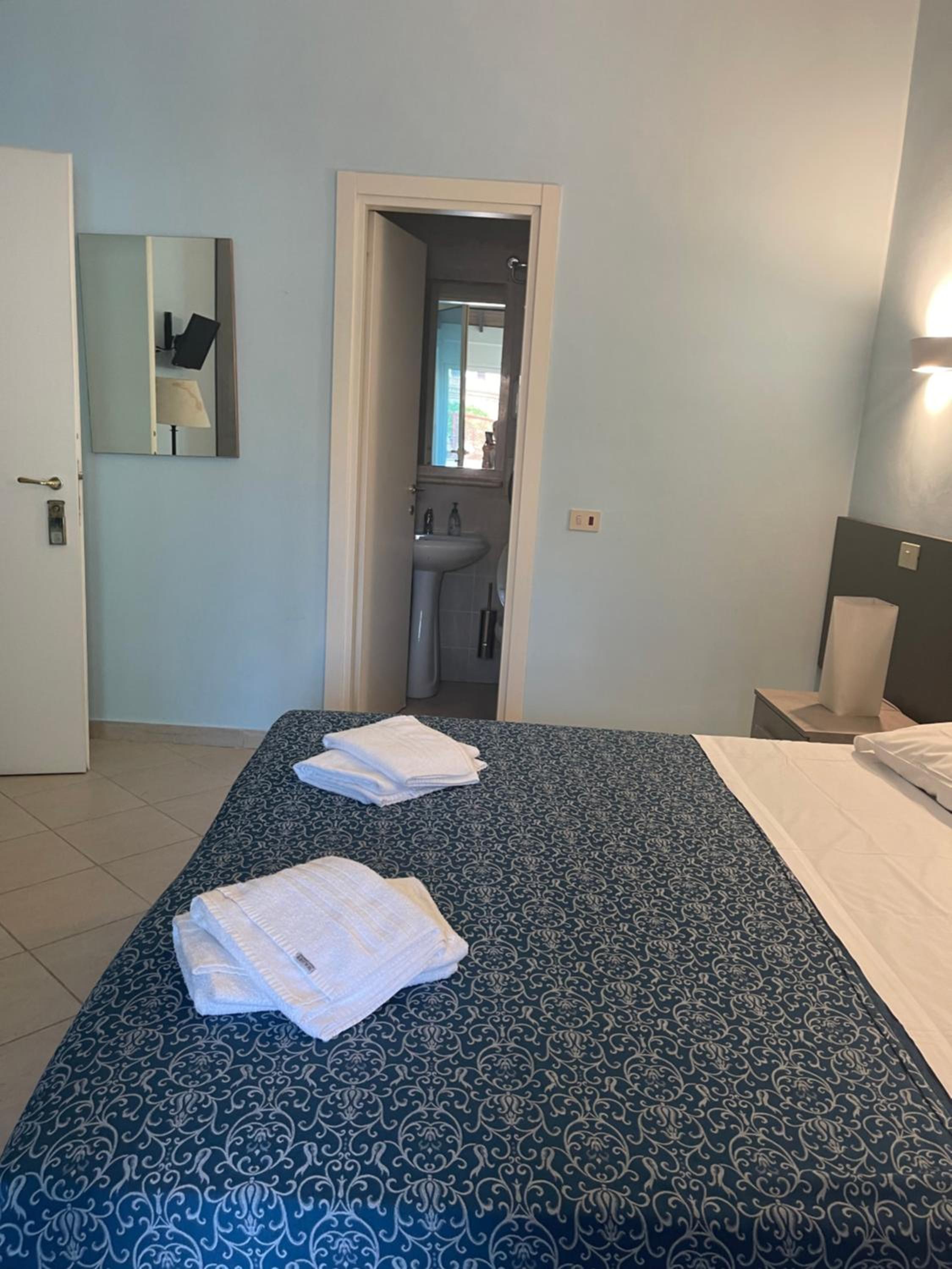 Studio (3 Adults)