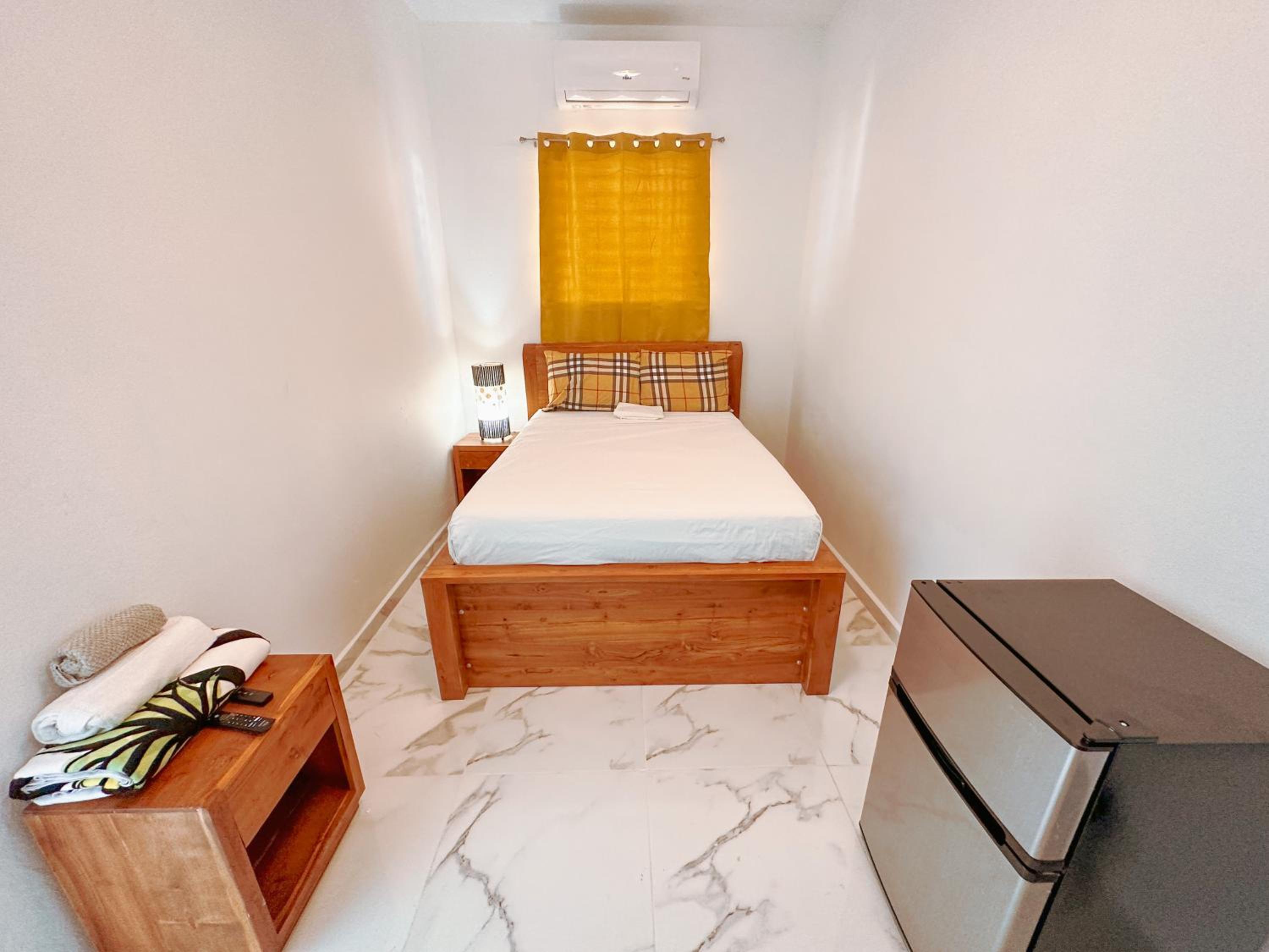 One-Bedroom Apartment photo 1