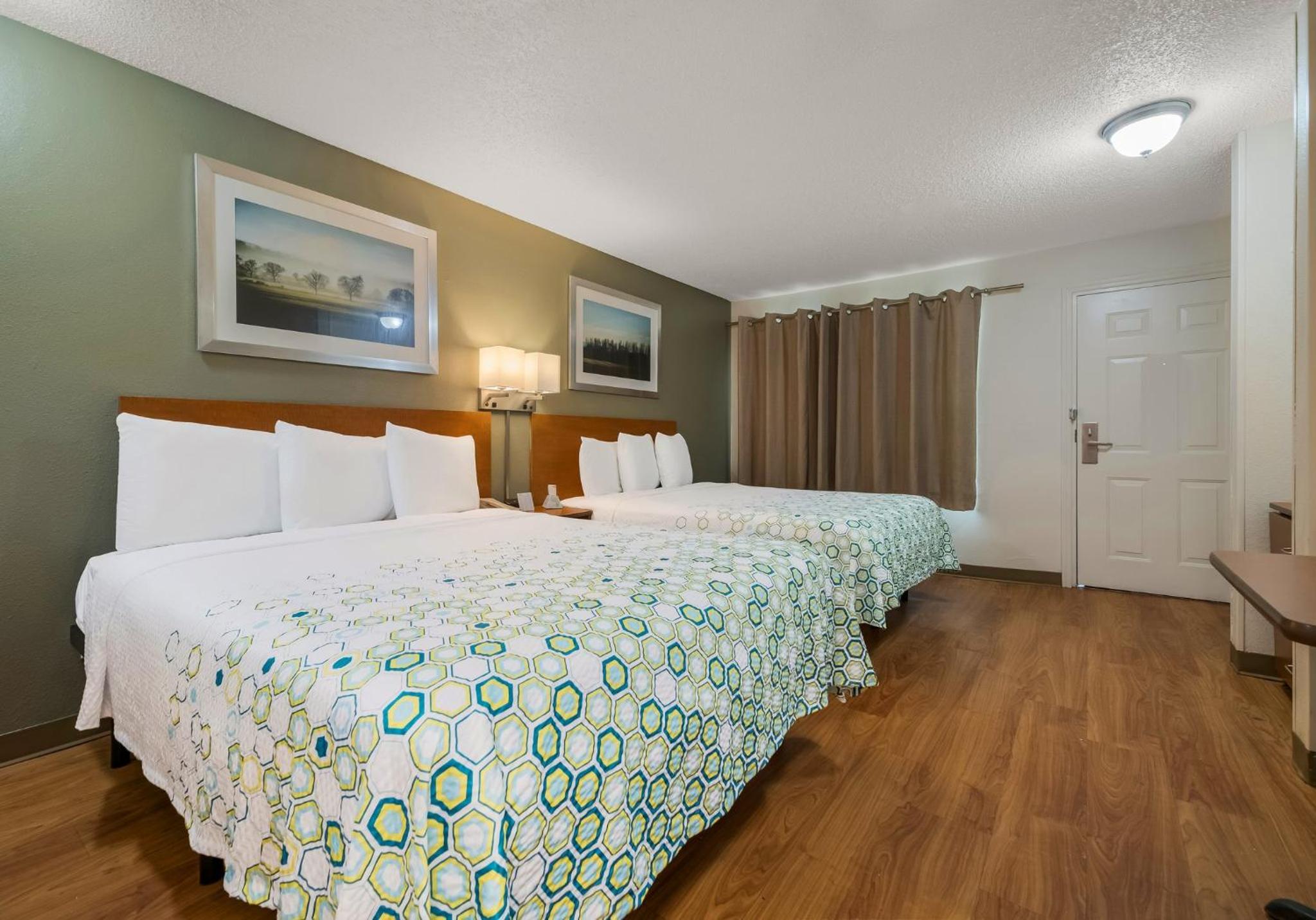 Studio Room with Two Queen Beds Non-Smoking