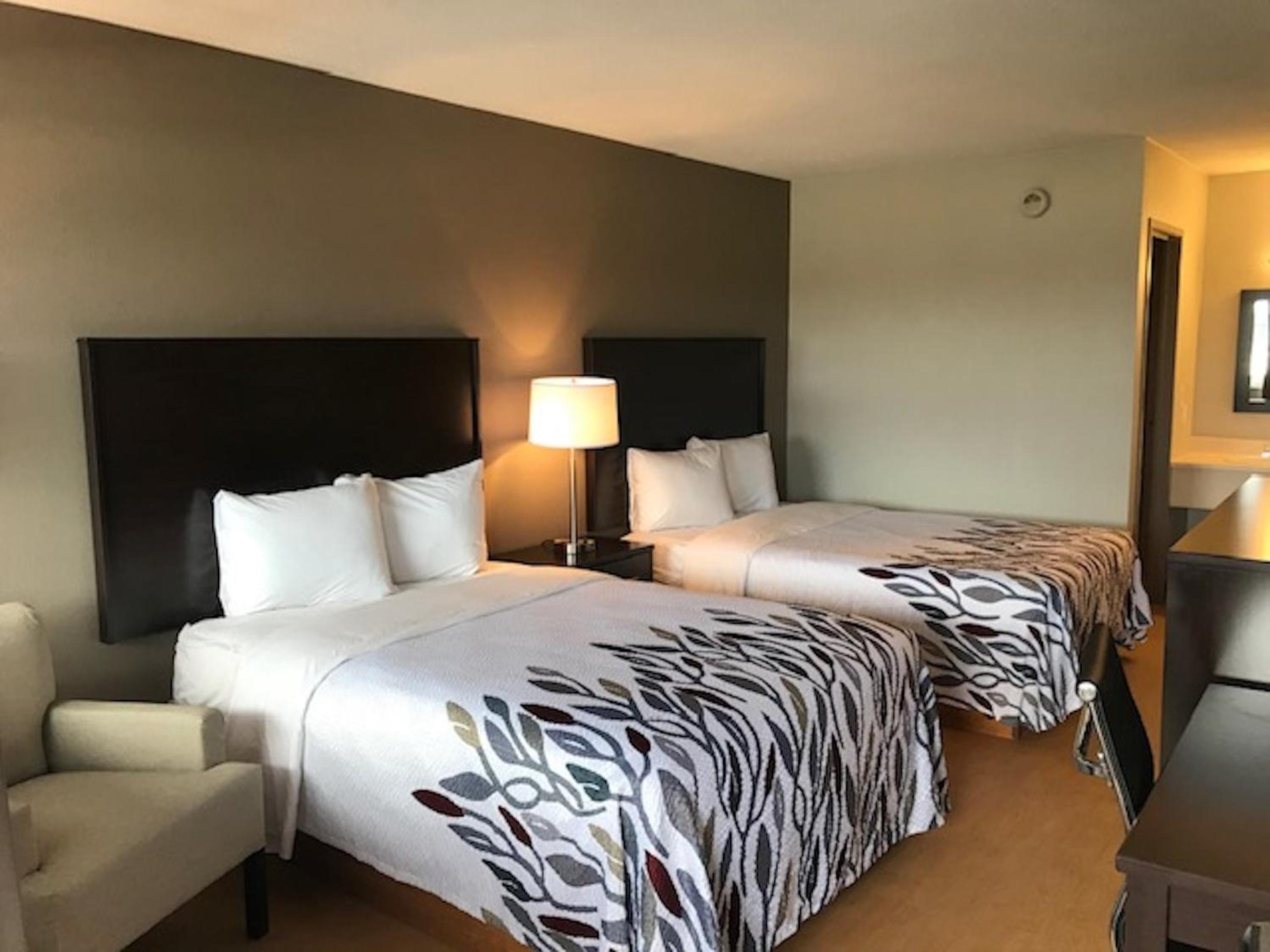 Deluxe Room with Two Double Beds Non-Smoking - Photo 3