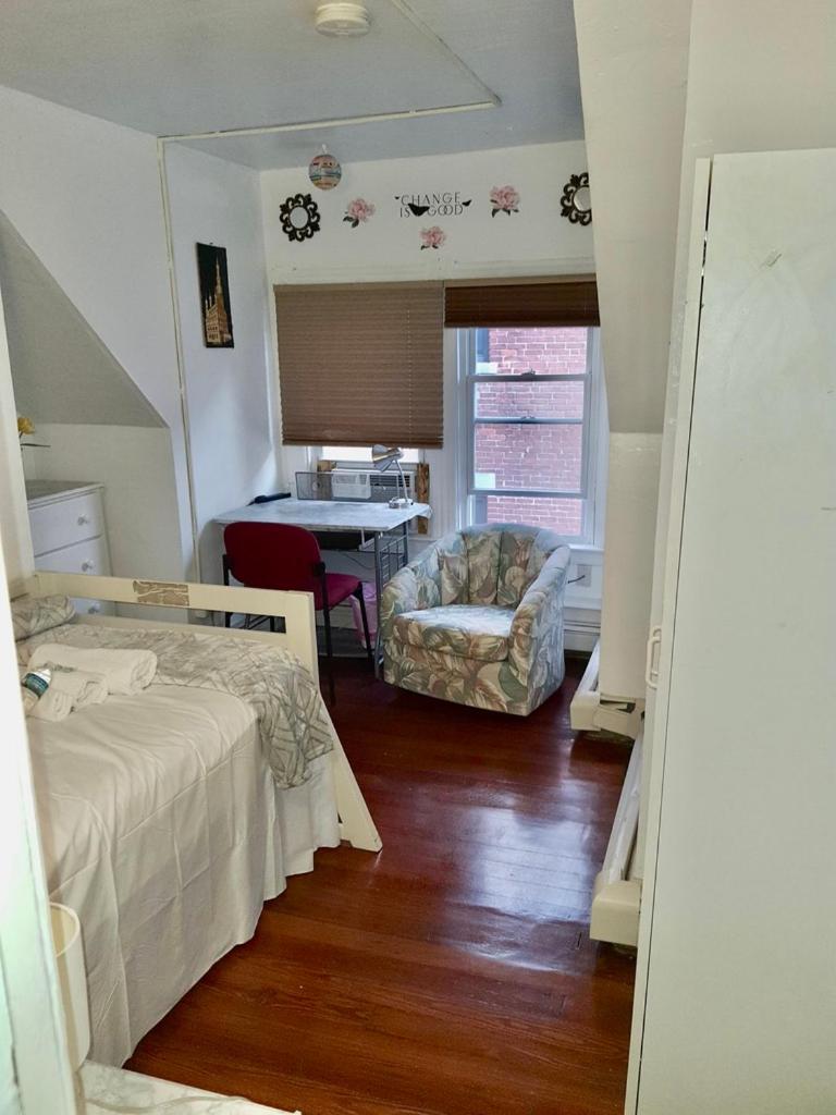 Three-Bedroom Apartment photo 2