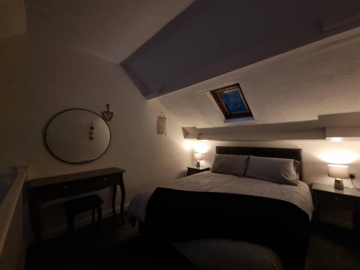One-Bedroom House photo 1