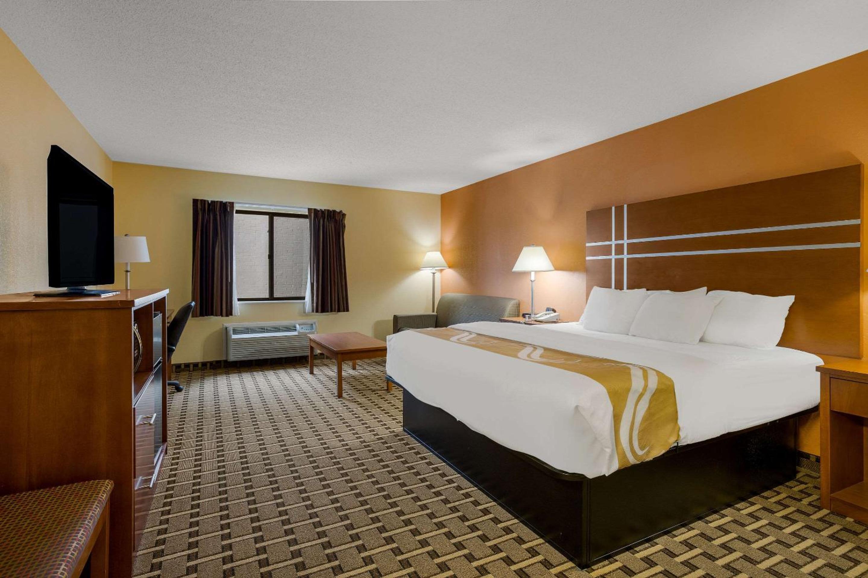 King Room - Non-Smoking photo 1