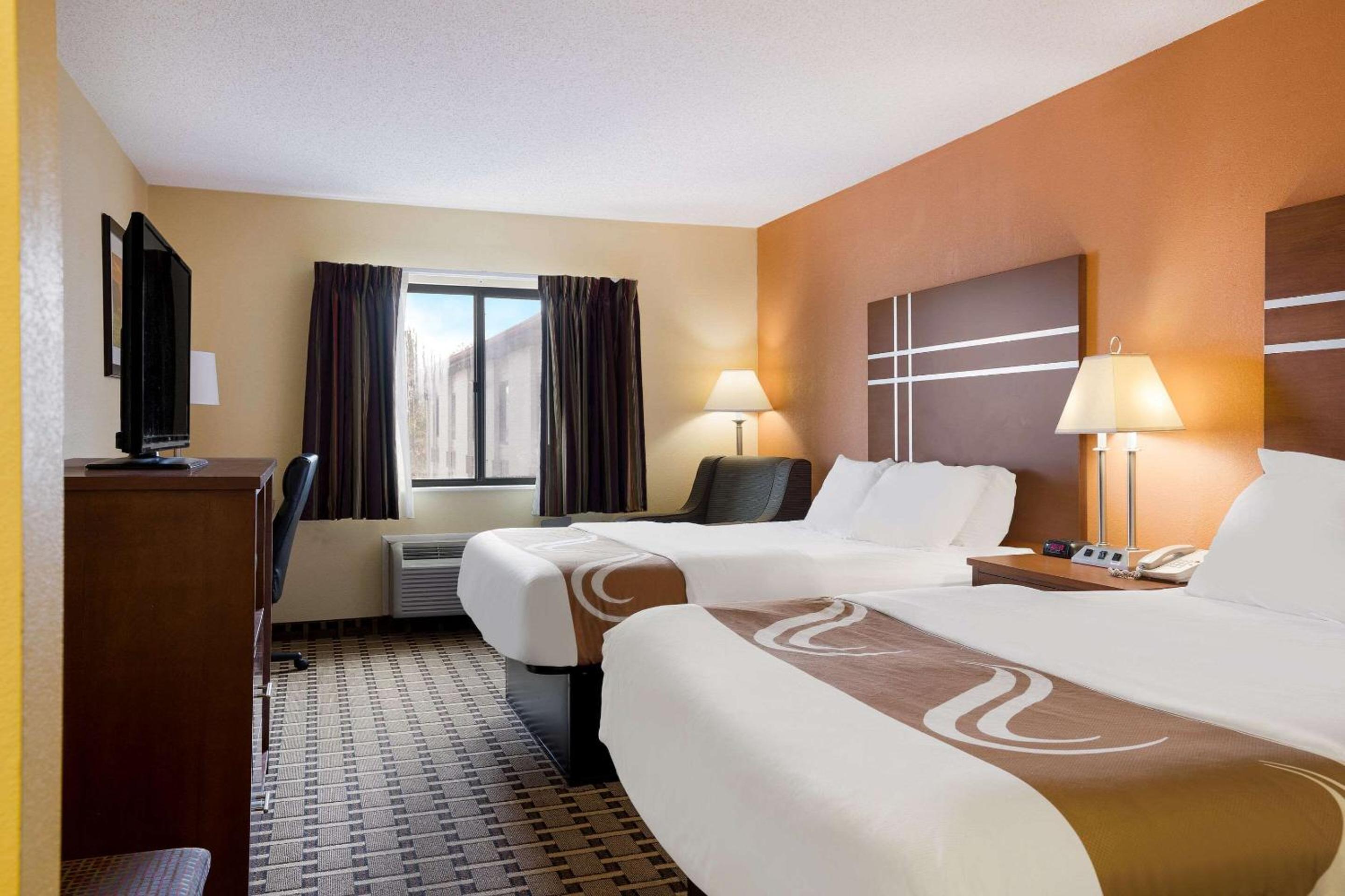 Queen Room with Two Queen Beds - Non-Smoking photo 1