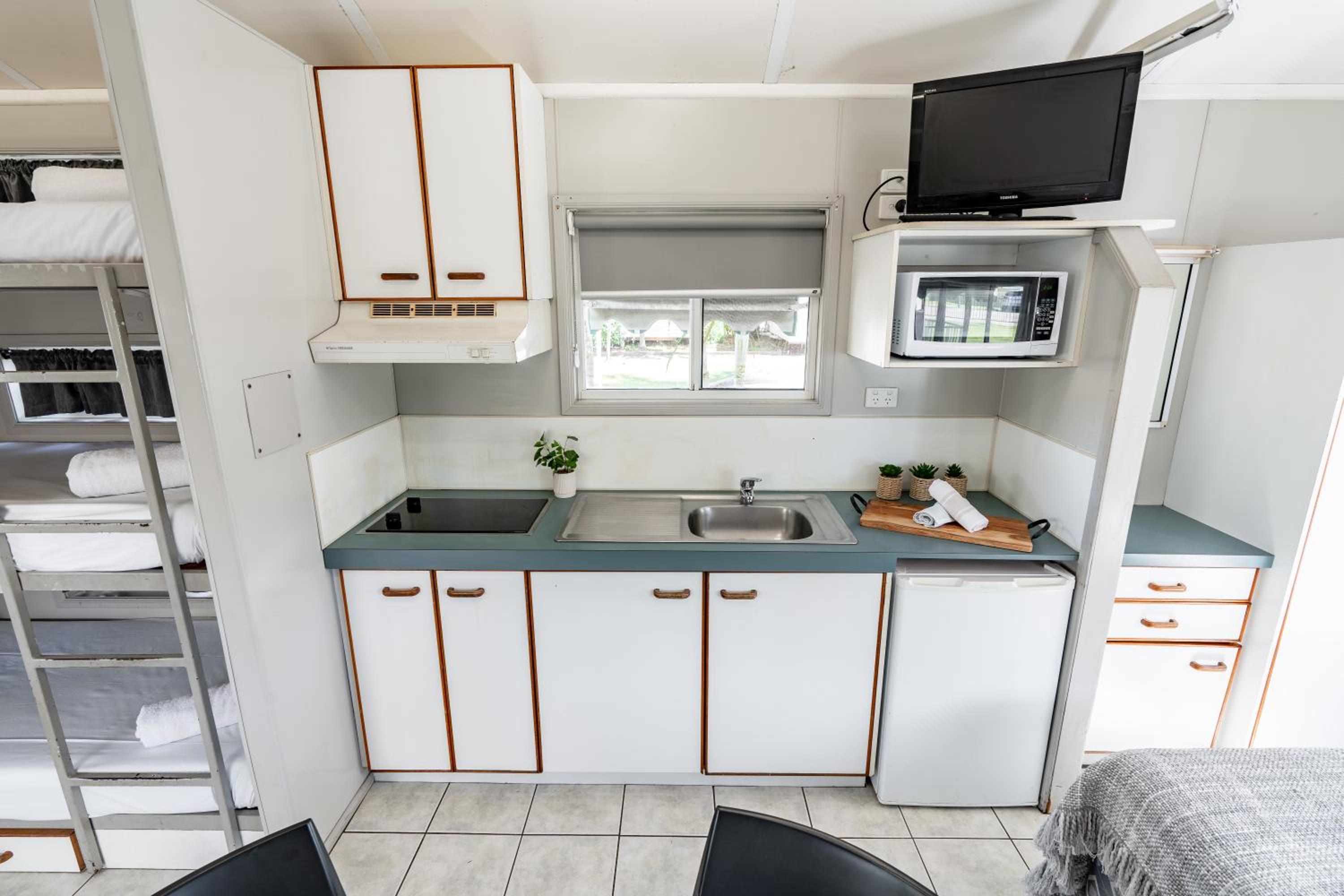 Standard Cabin (Studio) Shared Bathroom photo 2
