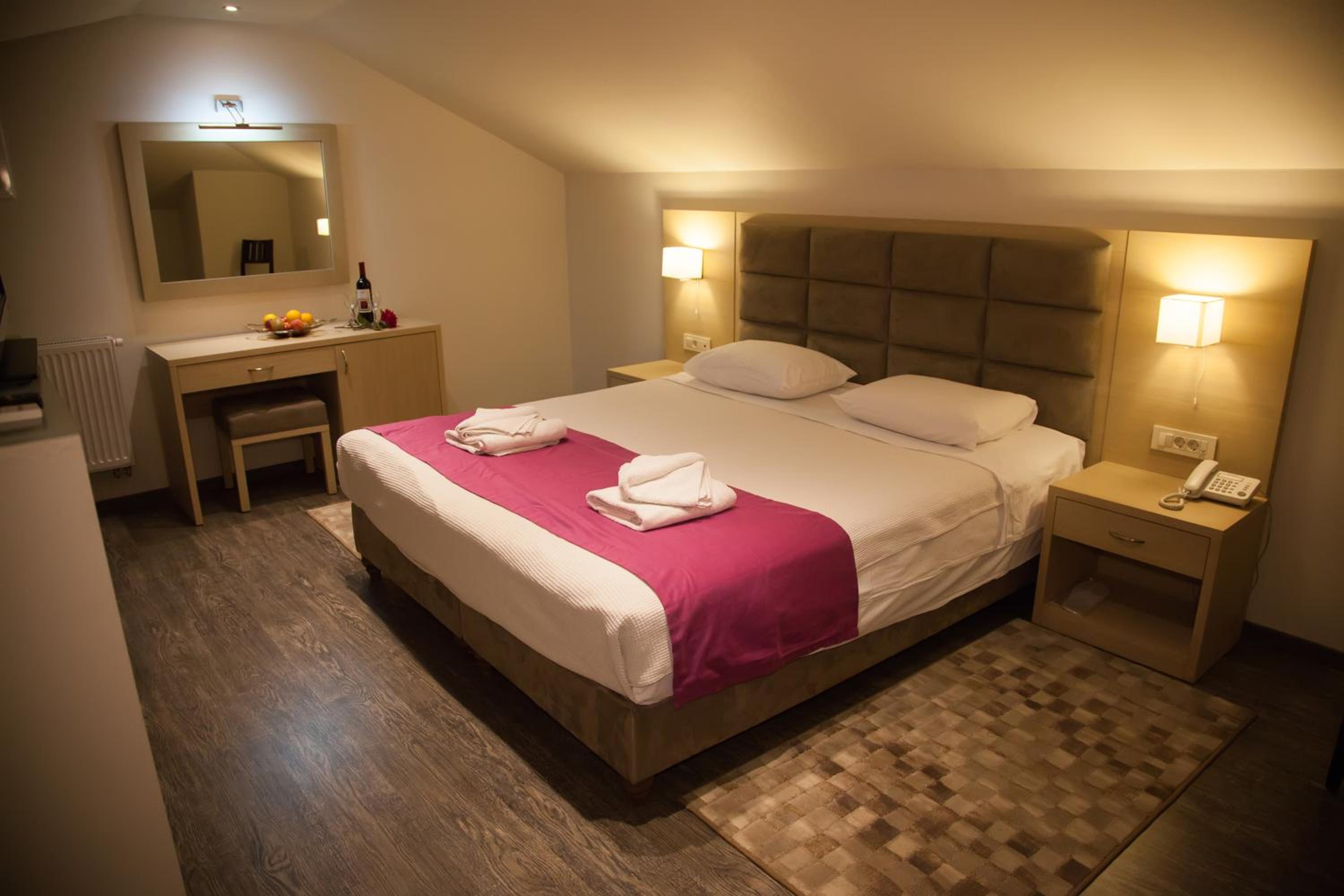 Deluxe Room - Attic - Photo 4