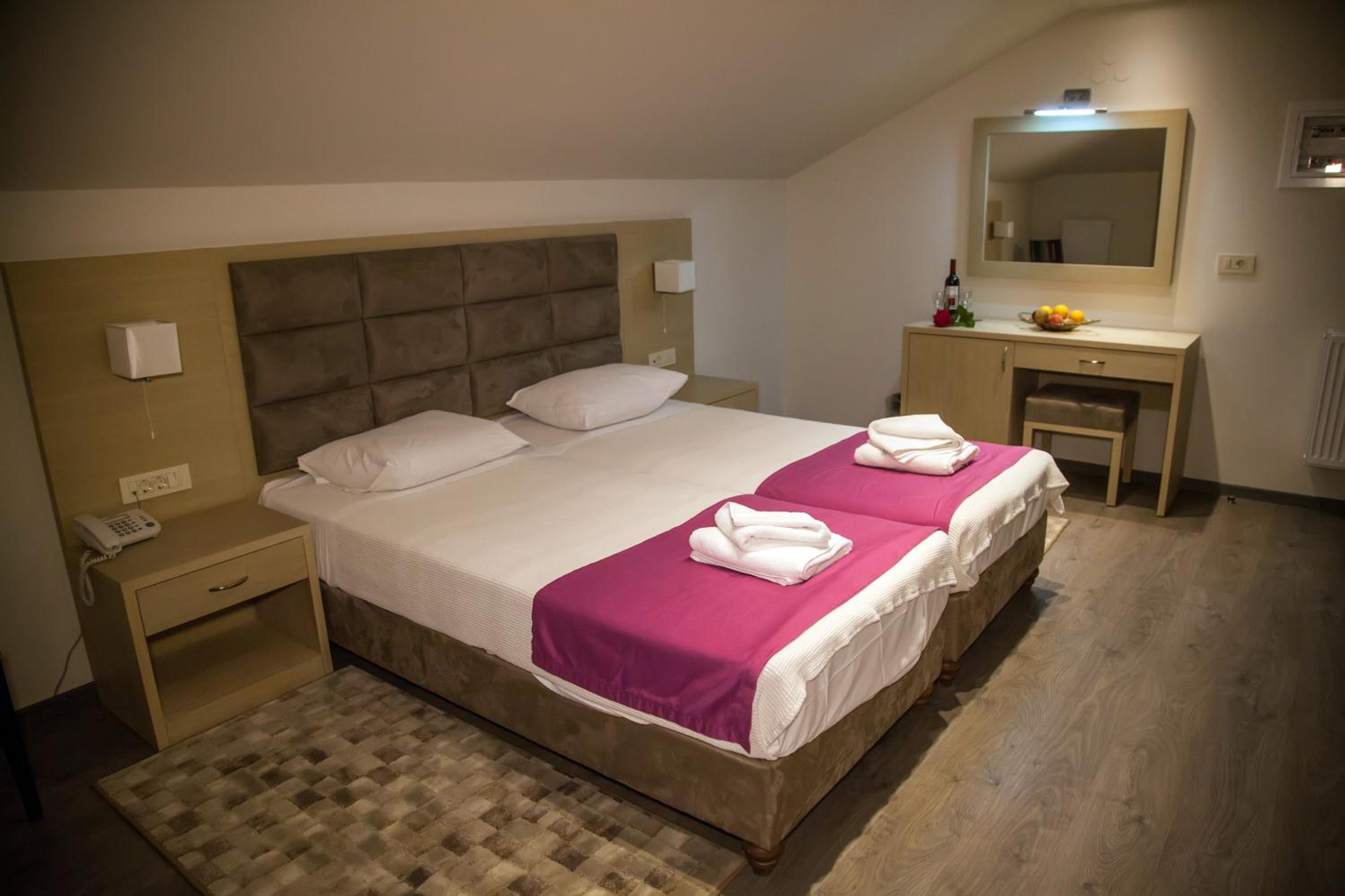 Deluxe Room - Attic - Photo 3