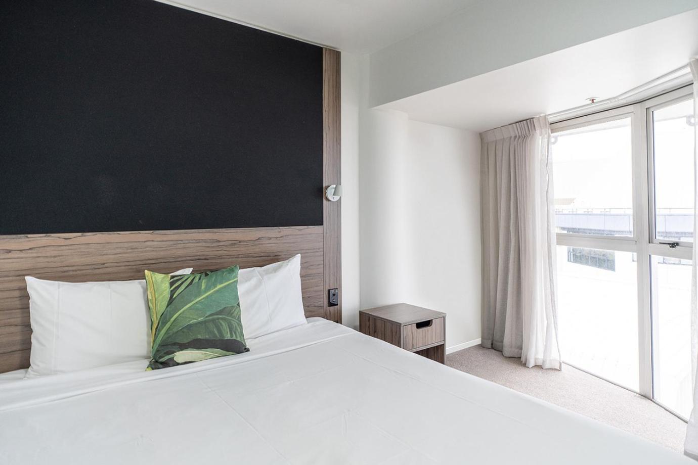 Harbour View Suite With Mini Kitchen