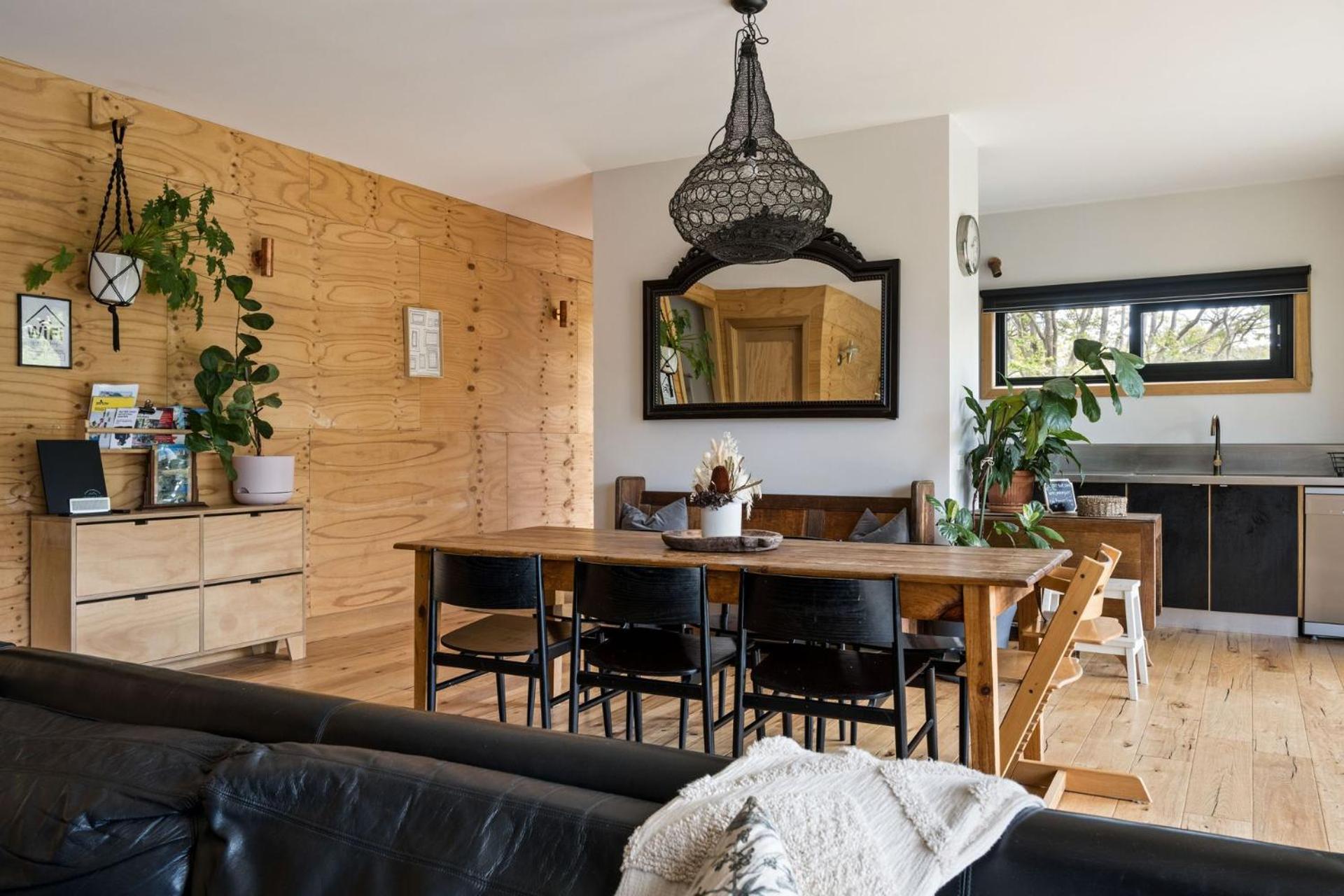 Three-Bedroom House photo 2