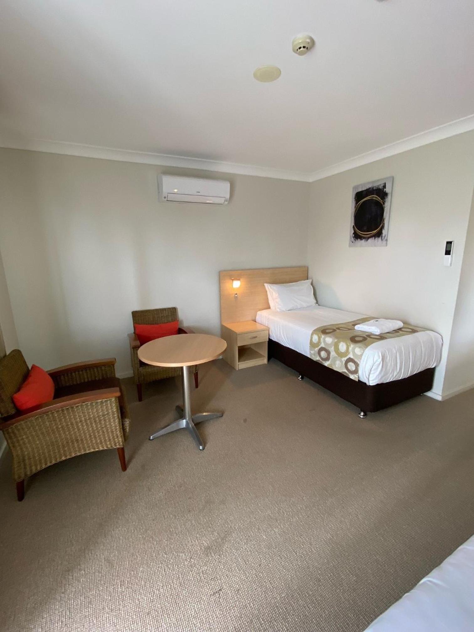 Deluxe Twin Room photo 2