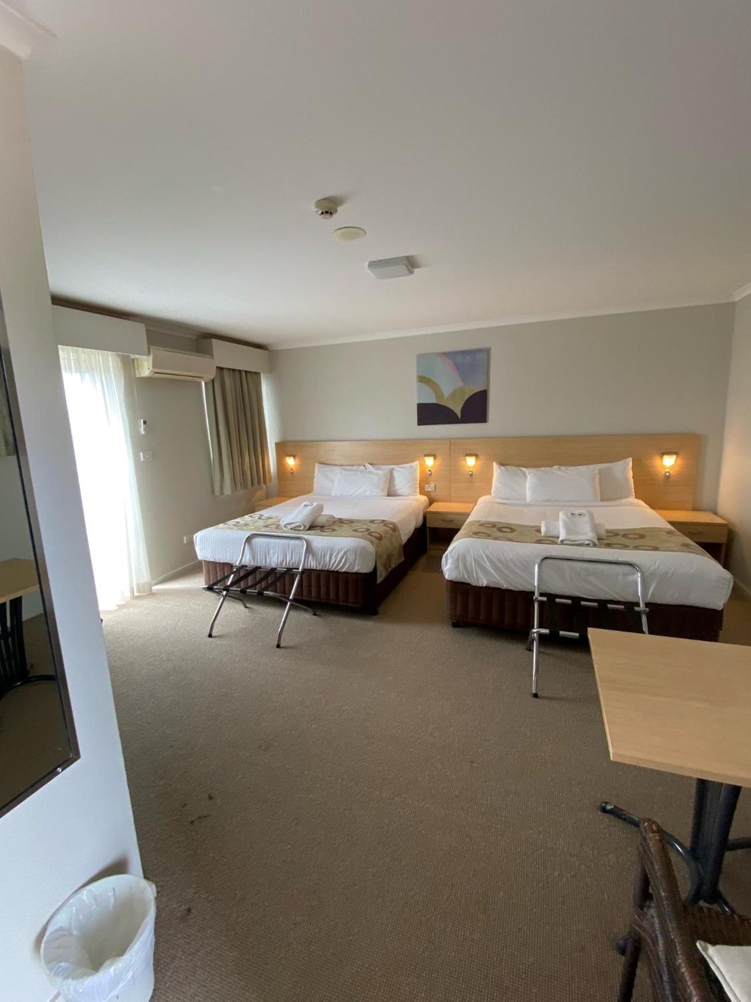 Deluxe Queen Room with Two Queen Beds photo 1