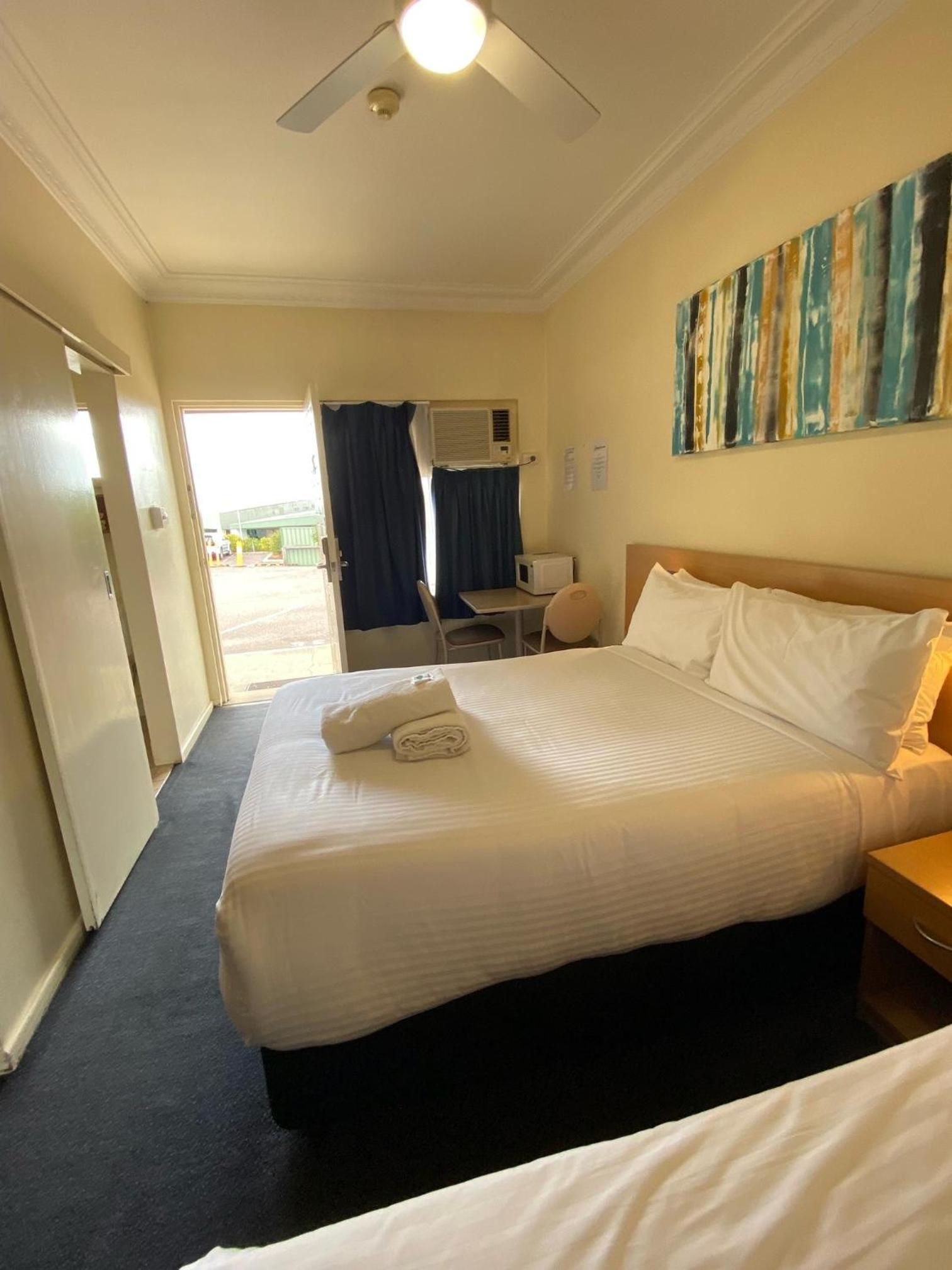 Standard Double or Twin Room photo 2