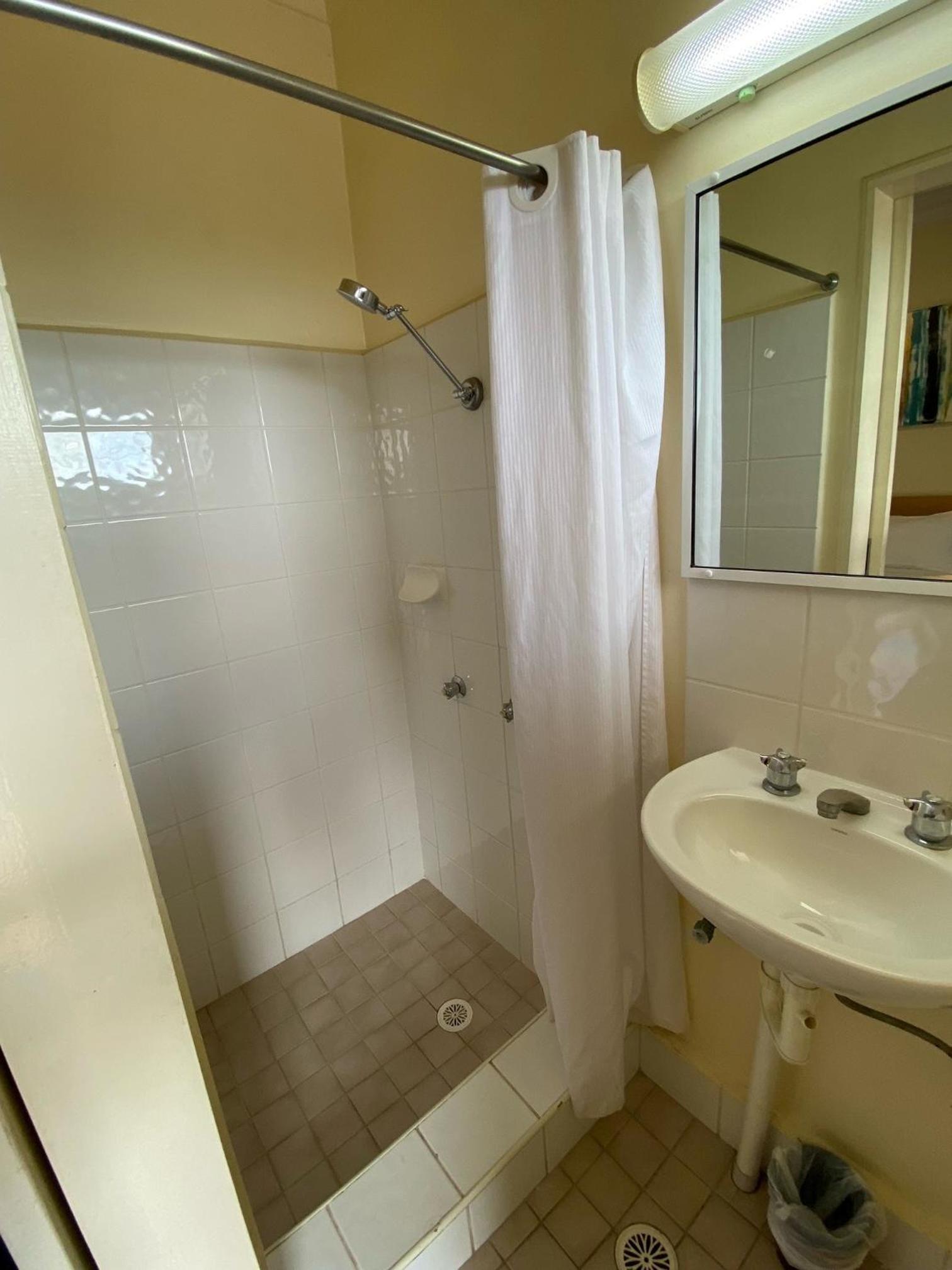 Standard Double or Twin Room photo 3