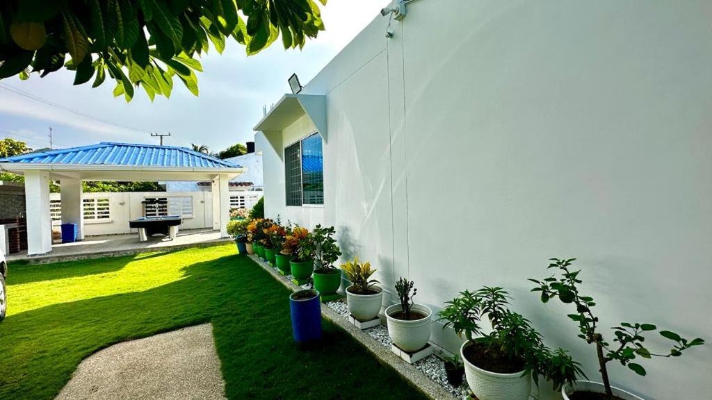 Three-Bedroom Villa photo 2