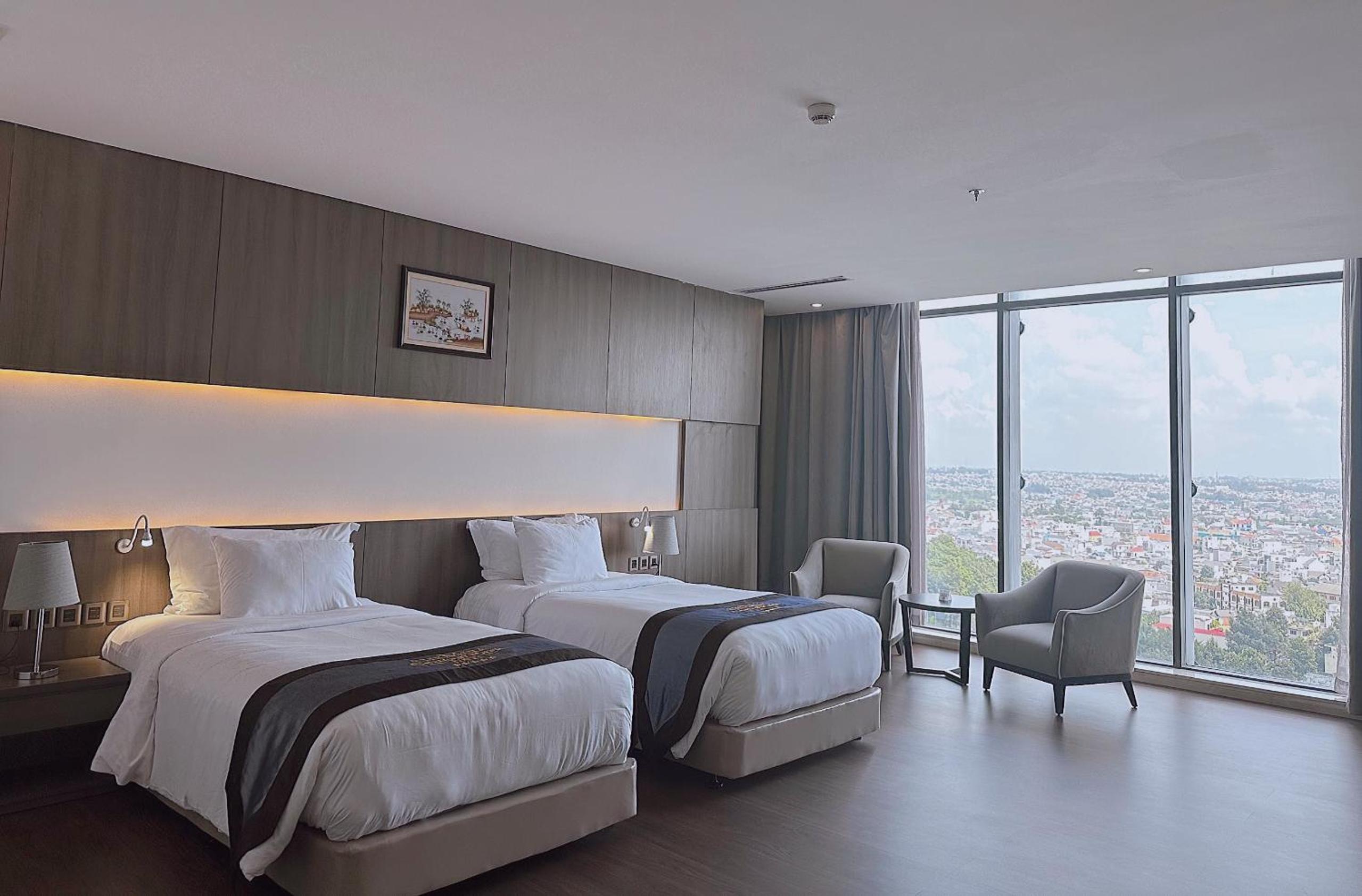 Deluxe Twin Room with City View  photo 2