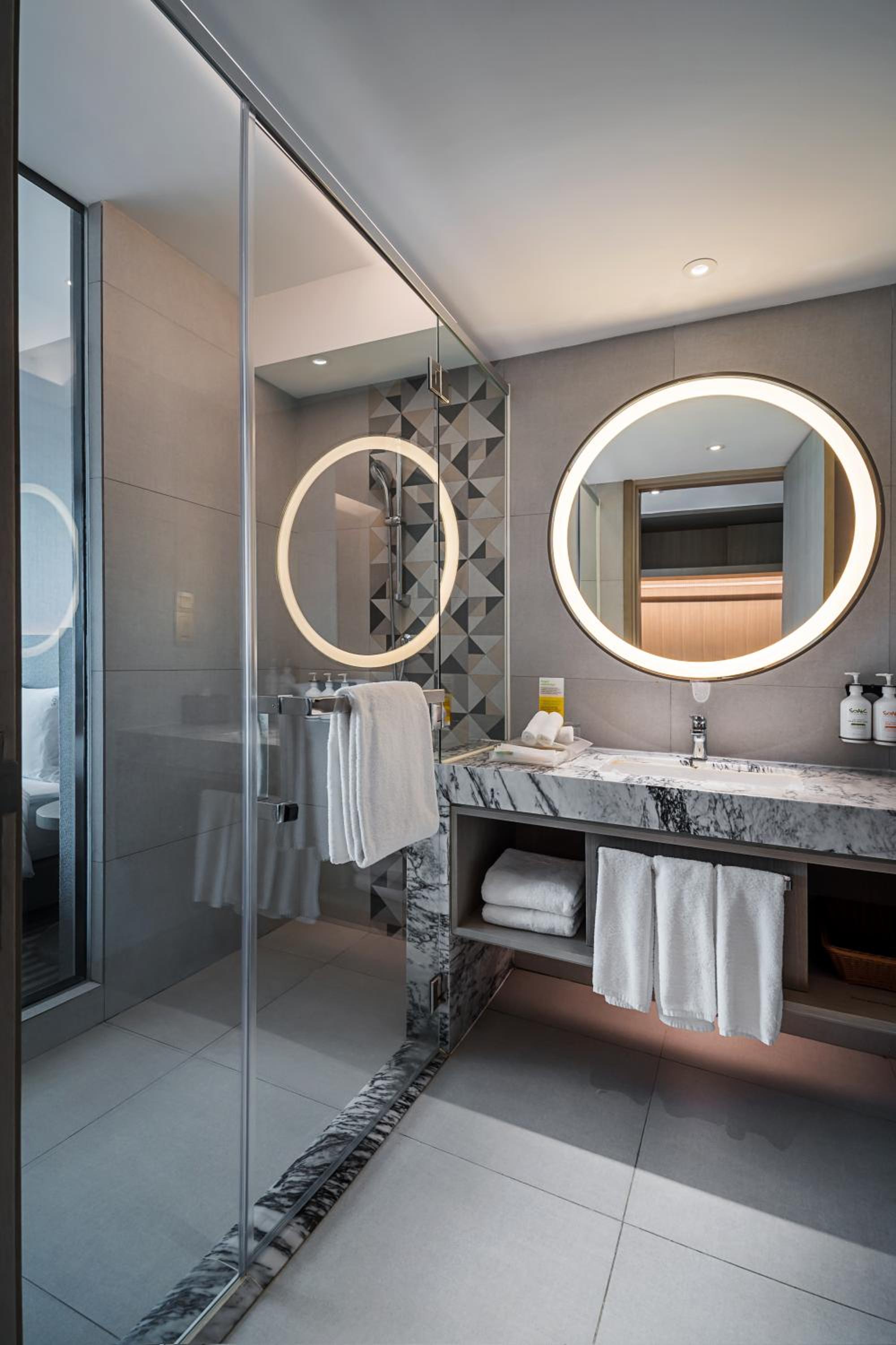 Premium King Room with Sea View